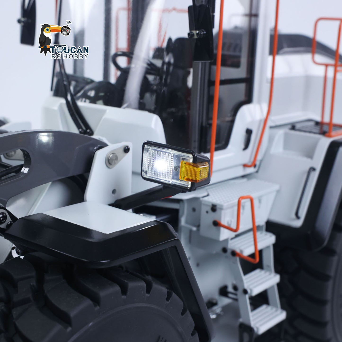 MTM E260L Metal 1/14 Loader Hydraulic Wheeled Model with Differential Locks and 2-Speed Gearbox including ST8 Radio Sound Light Kit White without Battery