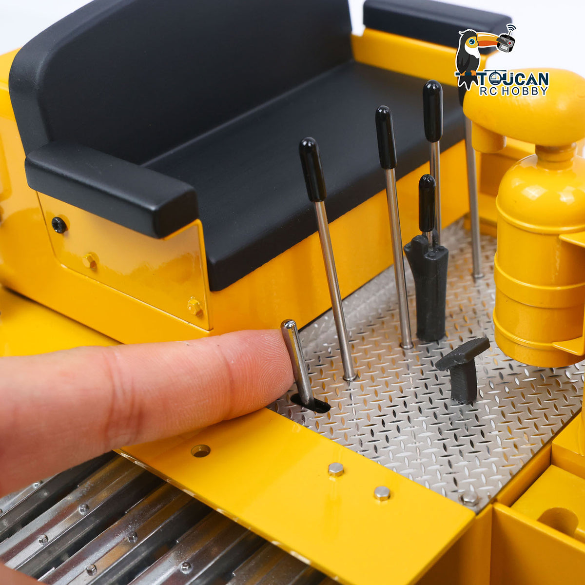 €100 OFF 11.11 BIG SALE TOUCAN Metal 1/14 RC Hydraulic Bulldozer D7 Remote Control Dozer Model Engineering Vehicle Flysky Radio Light Sound System Battery