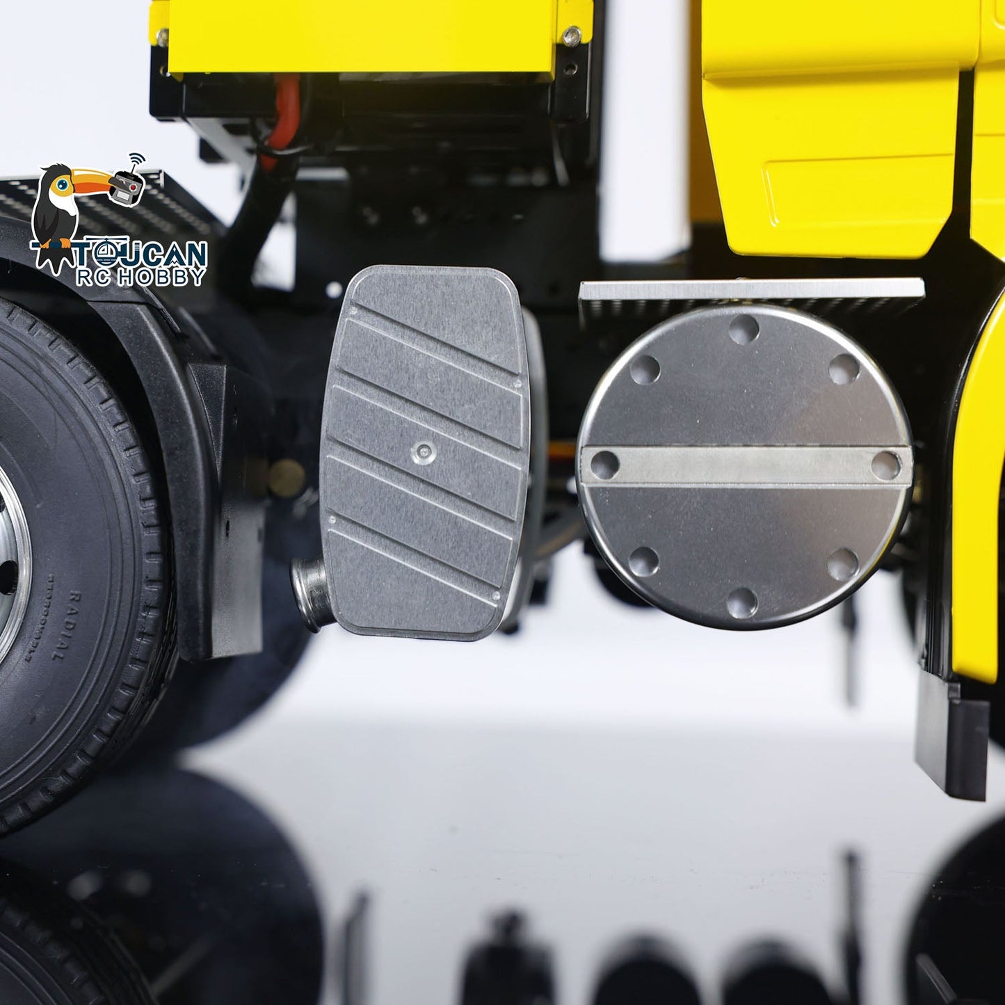 TOUCAN RC HOBBY Metal Chassis 1/14 RC Tractor Truck 8X8 Radio Control Car Model Light Sound