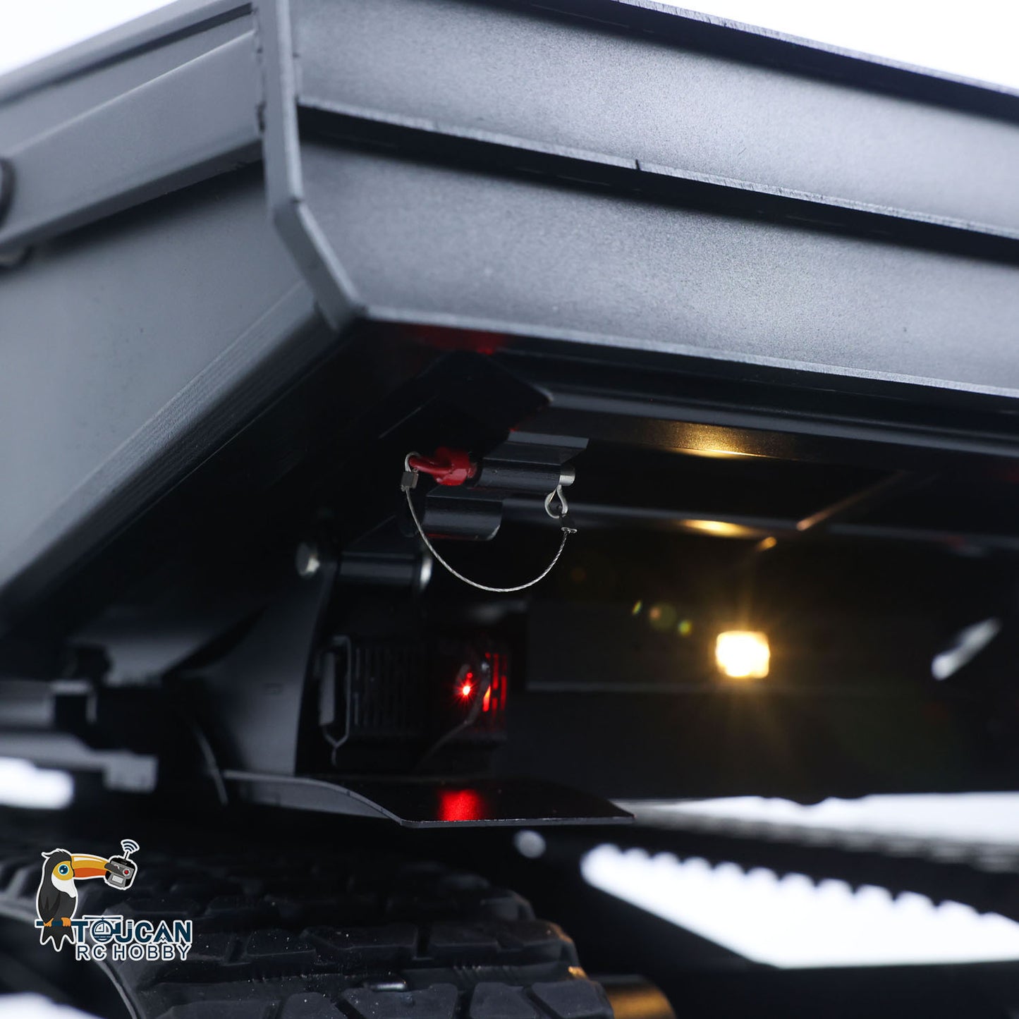 FROG T14R Metal 1/14 Dump Truck Hydraulic Crawler with Tailgate Version including Frsky X14 Radio and Electric Wiper with Battery Charger