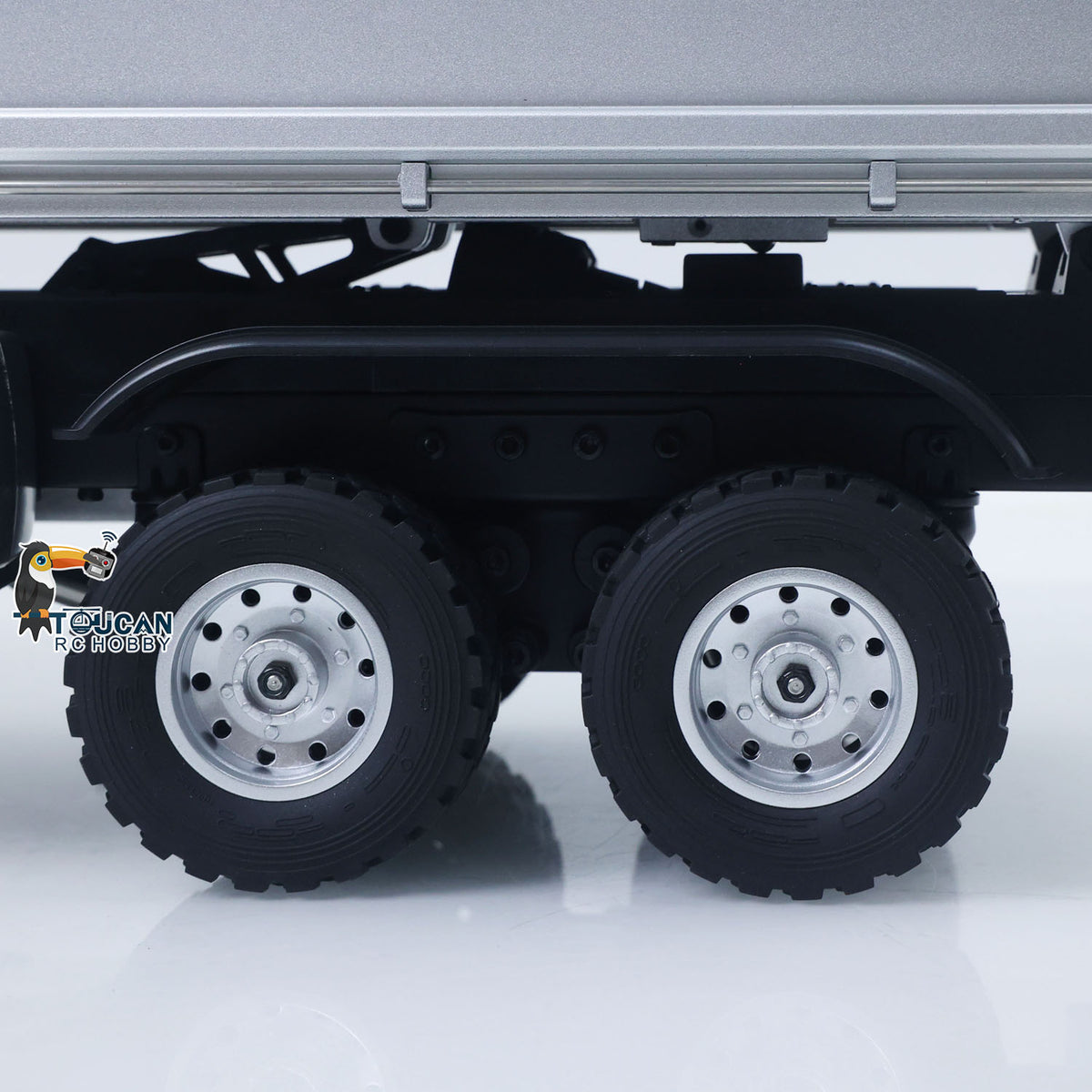 1/14 HUINA 1598 RC Dump Truck Three Power Axles Off-Road Load Capacity