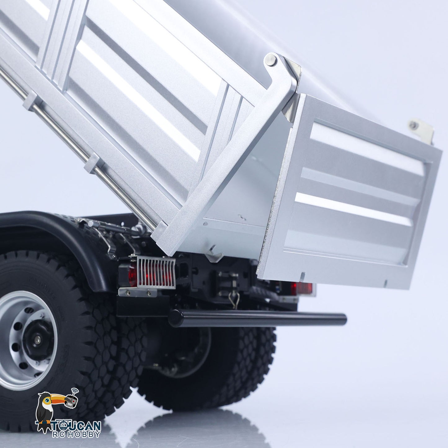 1/14 Kabolite 5702 6x6 RC dumper silver gray rear departure angle 31 degrees