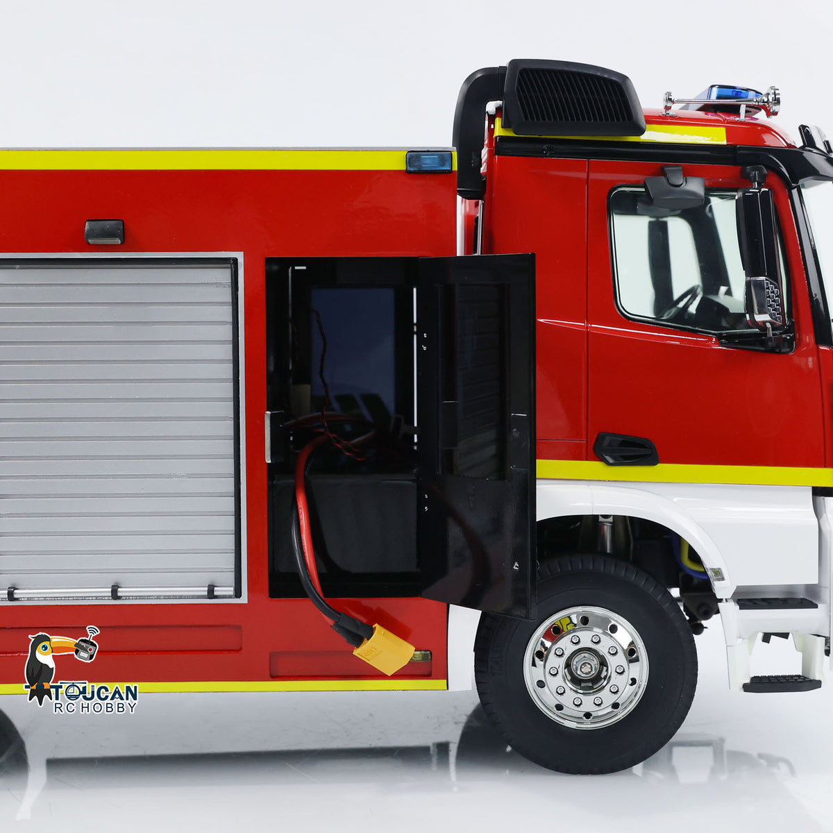 11. 1/14 RC Fire Truck Metal Chassis 6x6 YLL PS011 Side View with LED Lighting Group  
