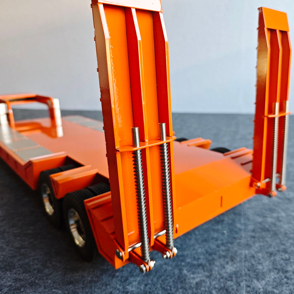 Stainless Steel Flatbed Semi-Trailer 2 Axles Anti-Slip Panel for 1/14 DIY Tamiya Remote Control Tractor Truck