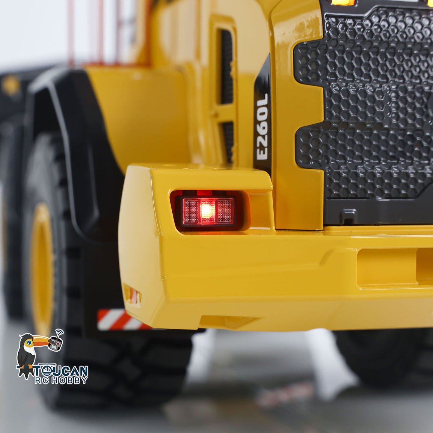 MTM E260L Metal 1/14 Loader Hydraulic Construction Vehicle with 4x4 Axle System and 5CH Reversing Valve, Battery and Charger Not Included