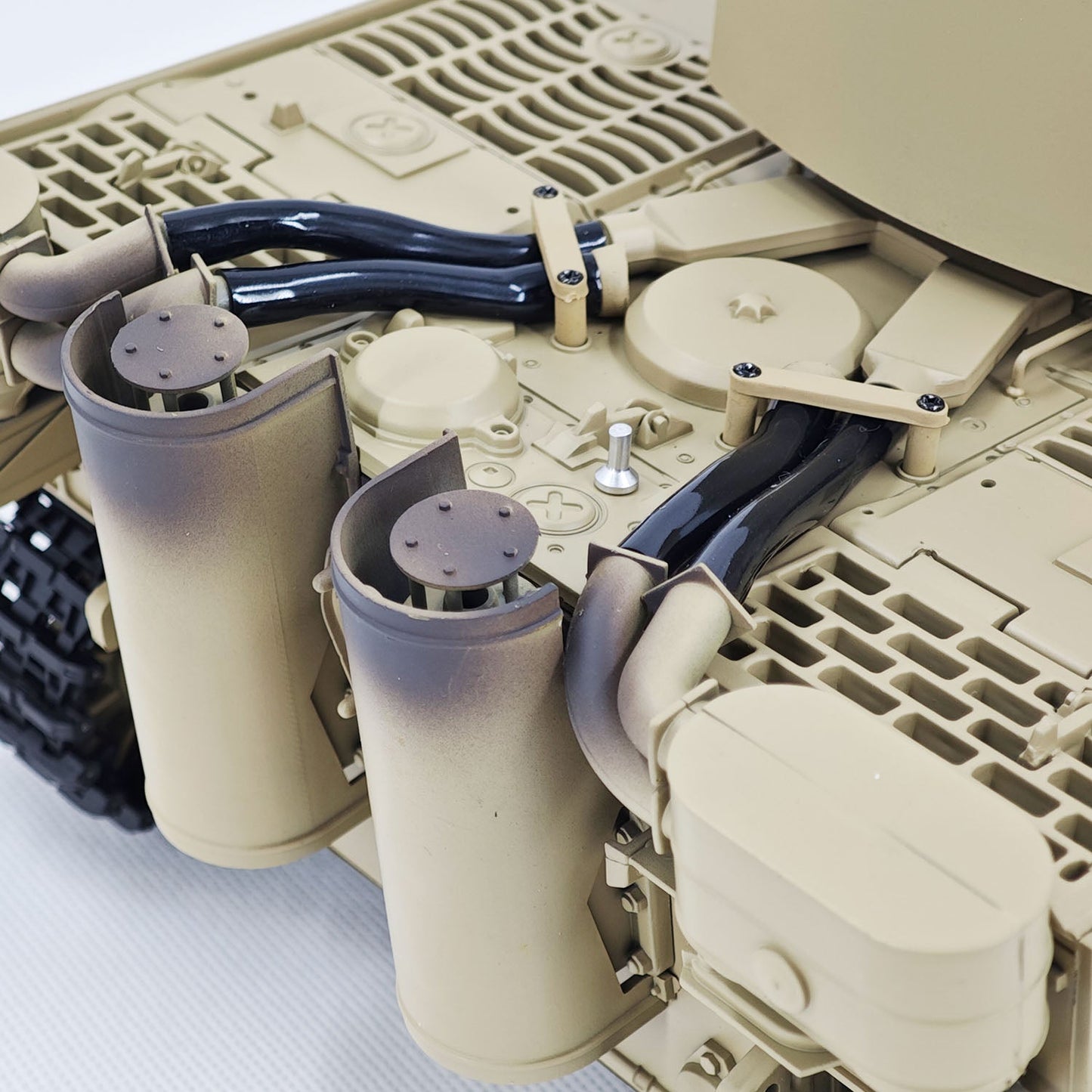 2.4Ghz Henglong 1/16 7.0 Plastic German Tiger I 3818 RTR RC Tank BB IR Barrel Recoil Metal Suspension Arm Gearbox Smoke Special Spray Painting