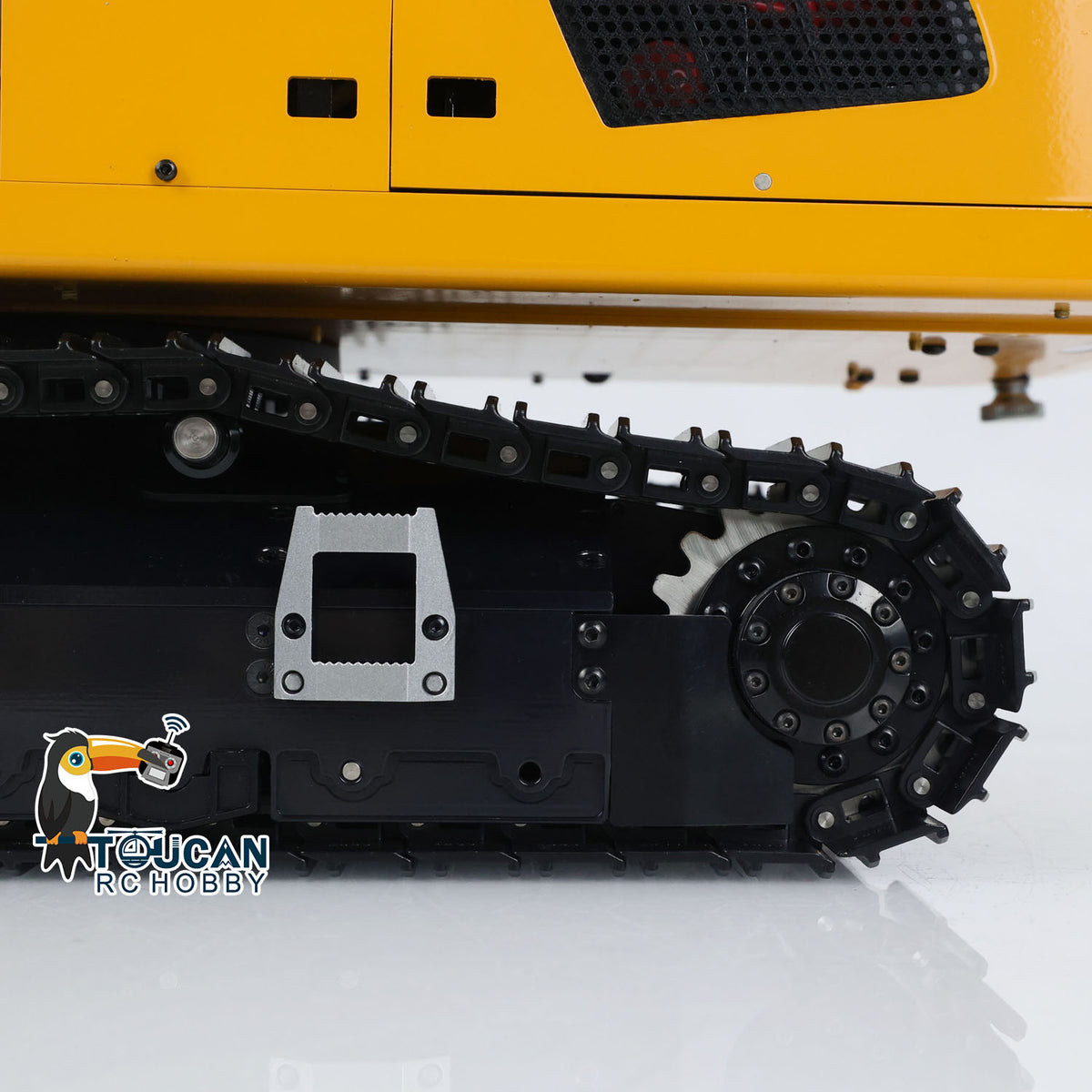 MTM 946-3 Metal 1/14 Excavator Full Hydraulic Construction Machine with 6CH Reversing Valve and Digital Pressure Gauge featuring 3-Piece Arm and Hydraulic Clamshell Attachment