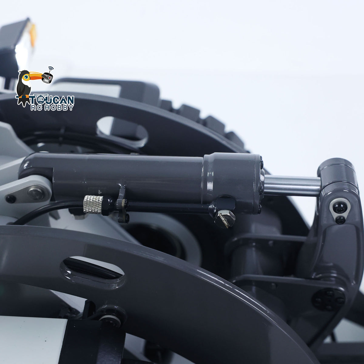 MTM E260L Metal 1/14 Loader Hydraulic Ready to Operate with 2-Speed Transmission and Differential Lock Axles featuring ST8 Transmitter and Sound System White No Battery