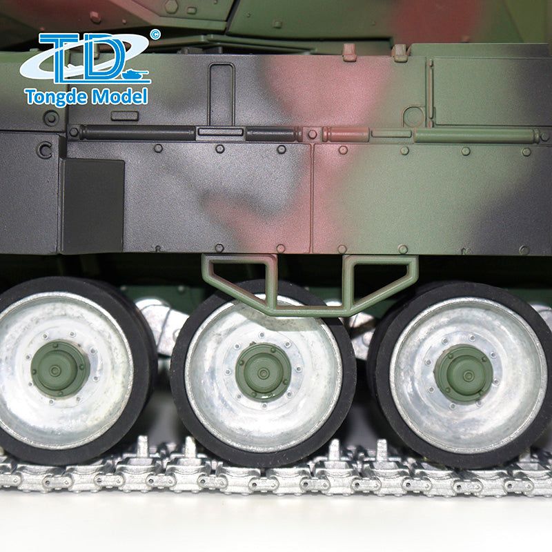 Tongde 1/16 Deutscher Leopard2A7 RC Panzer Metallketten mit IR und BB Kampfpanzer 320 Grad Rotation Modell Laufrückstoß