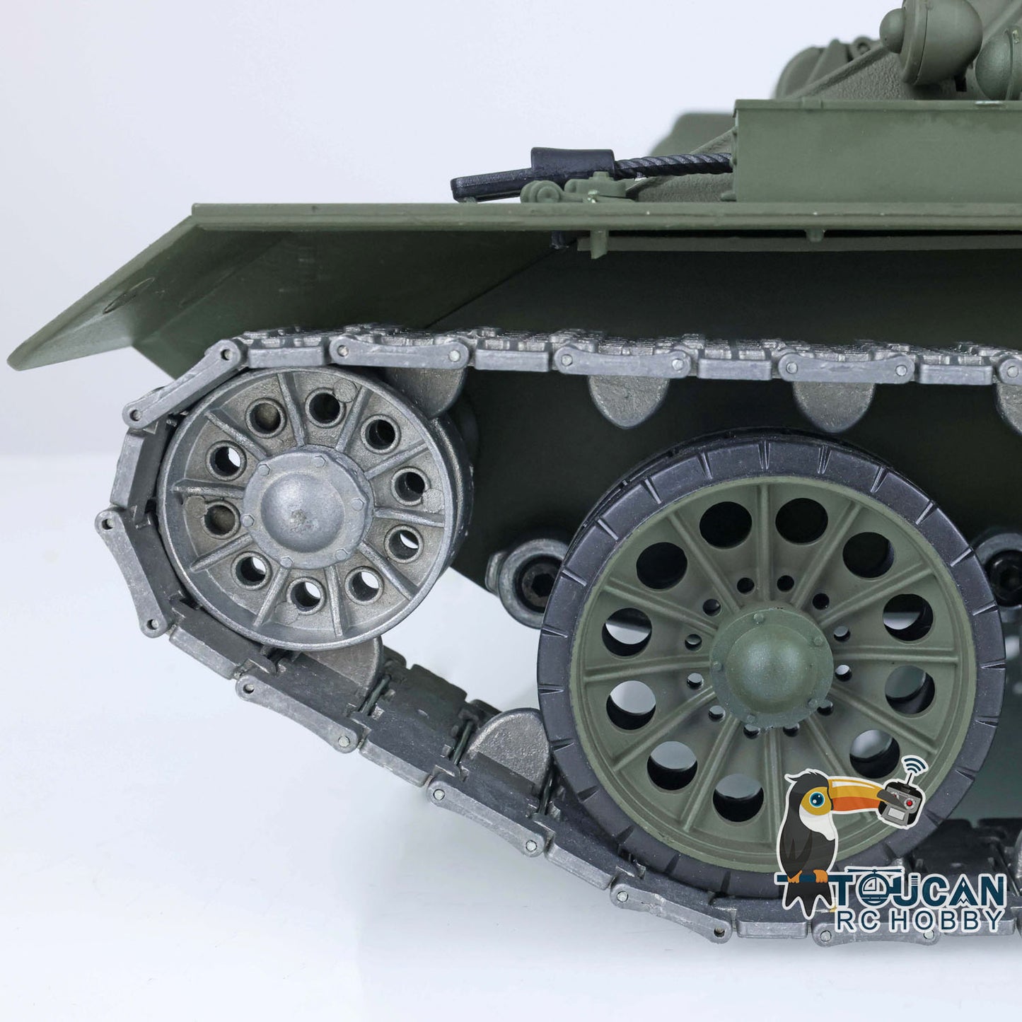 Henglong 1/16 TK7.0 Sowjetischer T34-85 I RC RTR BB IR Panzer 3909 mit 360°-Turm FPV Metallketten Kettenräder Leiträder Rauch Sound