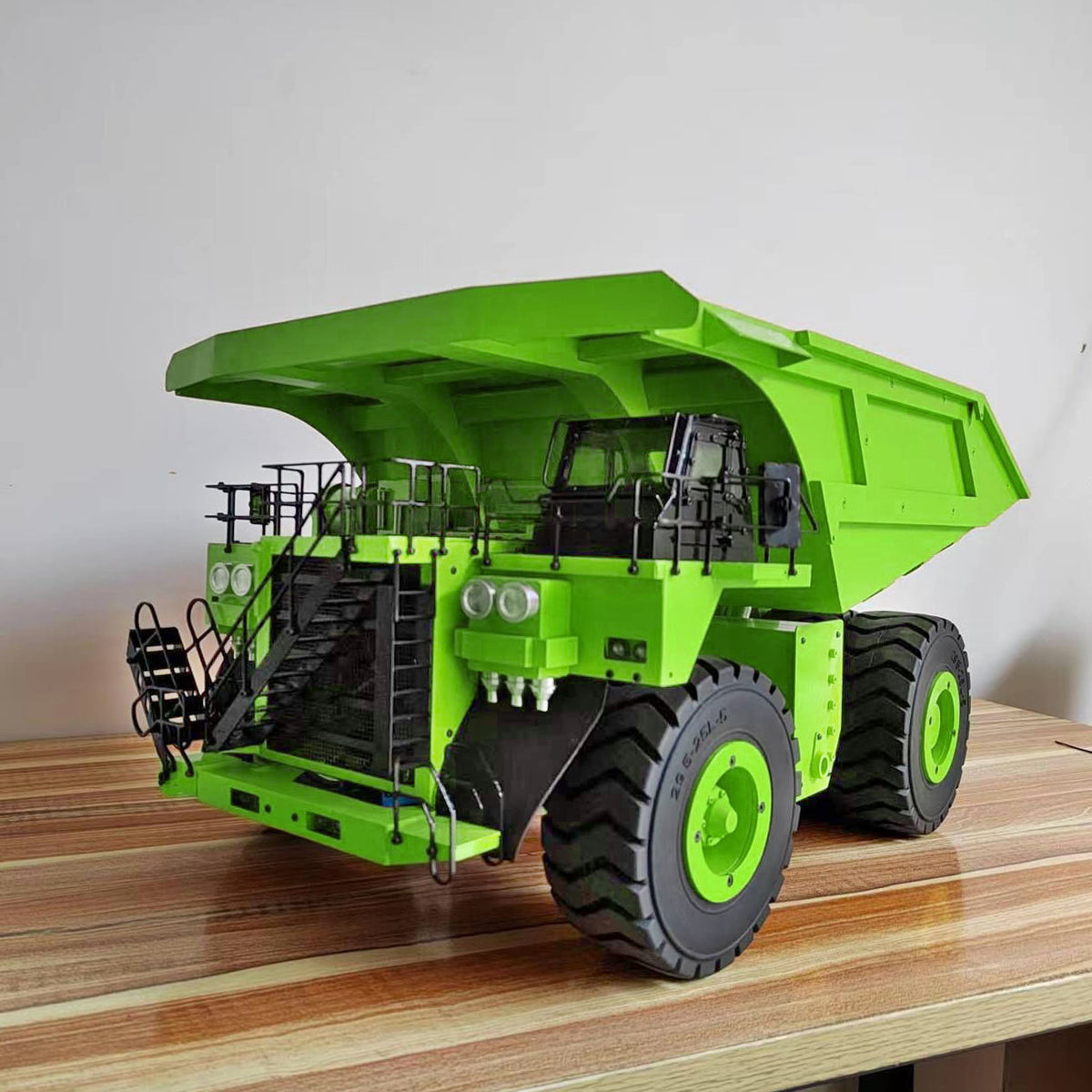 1/20 Maßstab 793D Grün Metall RC Hydraulisches Bergbauauto Fernbedienung Dumper Kipper LKW Modelle W/Radio Licht Motor ESC