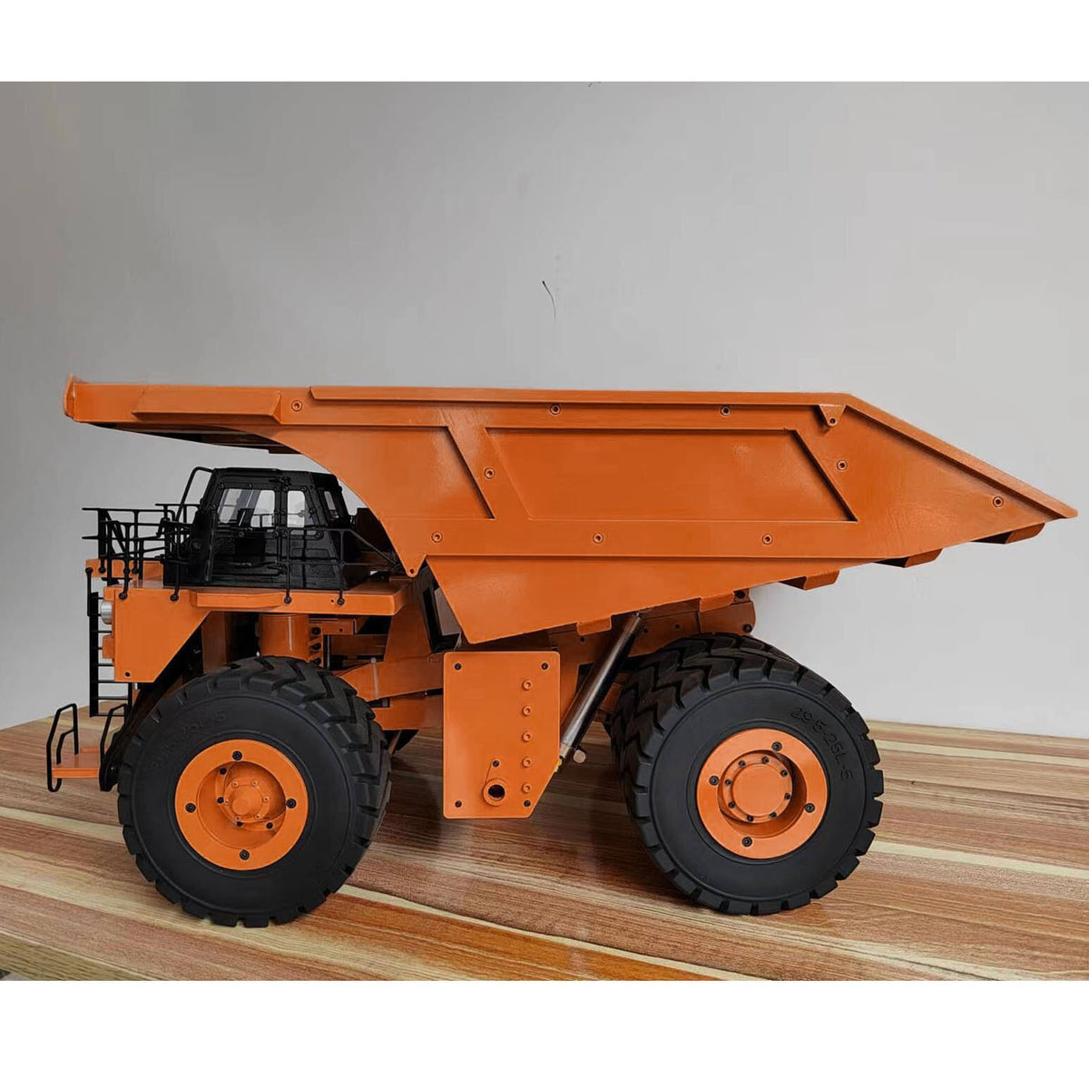 LZGH-C793D-2 1/20 Scale Heavy Duty Metal Hydraulic Tipper Mining Truck Complete Set w/Battery & Charger Included