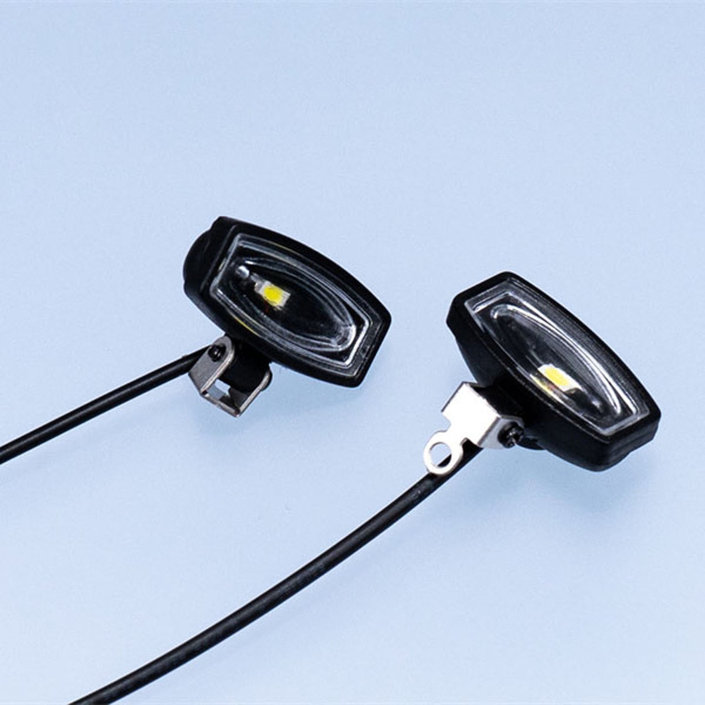 1 Paar Kunststoff-LED-Scheinwerfer 2,2 V-3 V Stirnlampe für DIY TAMIYA 1/14 RC Traktor-LKW-Modell Crawler Offroad-Auto-Dumper Teile Spielzeug