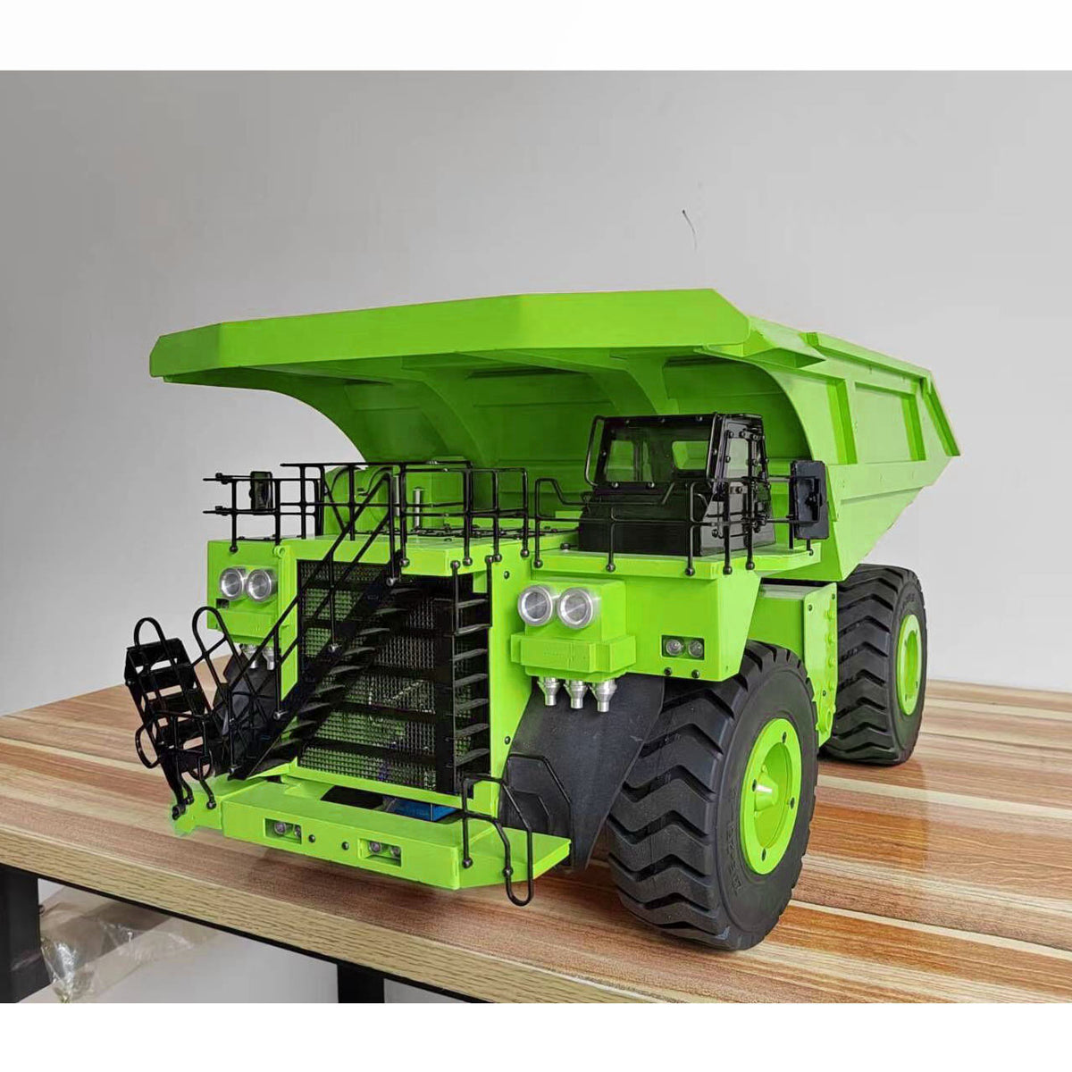 1/20 Maßstab 793D Grün Metall RC Hydraulisches Bergbauauto Fernbedienung Dumper Kipper LKW Modelle W/Radio Licht Motor ESC