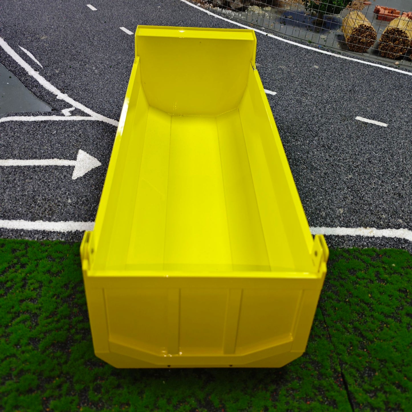 CN Stock Second-hand 80%NEW 1/14 Metal U Shape High Bucket for 10x10 RC Hydraulic Full Dump Truck 8x8 Cars