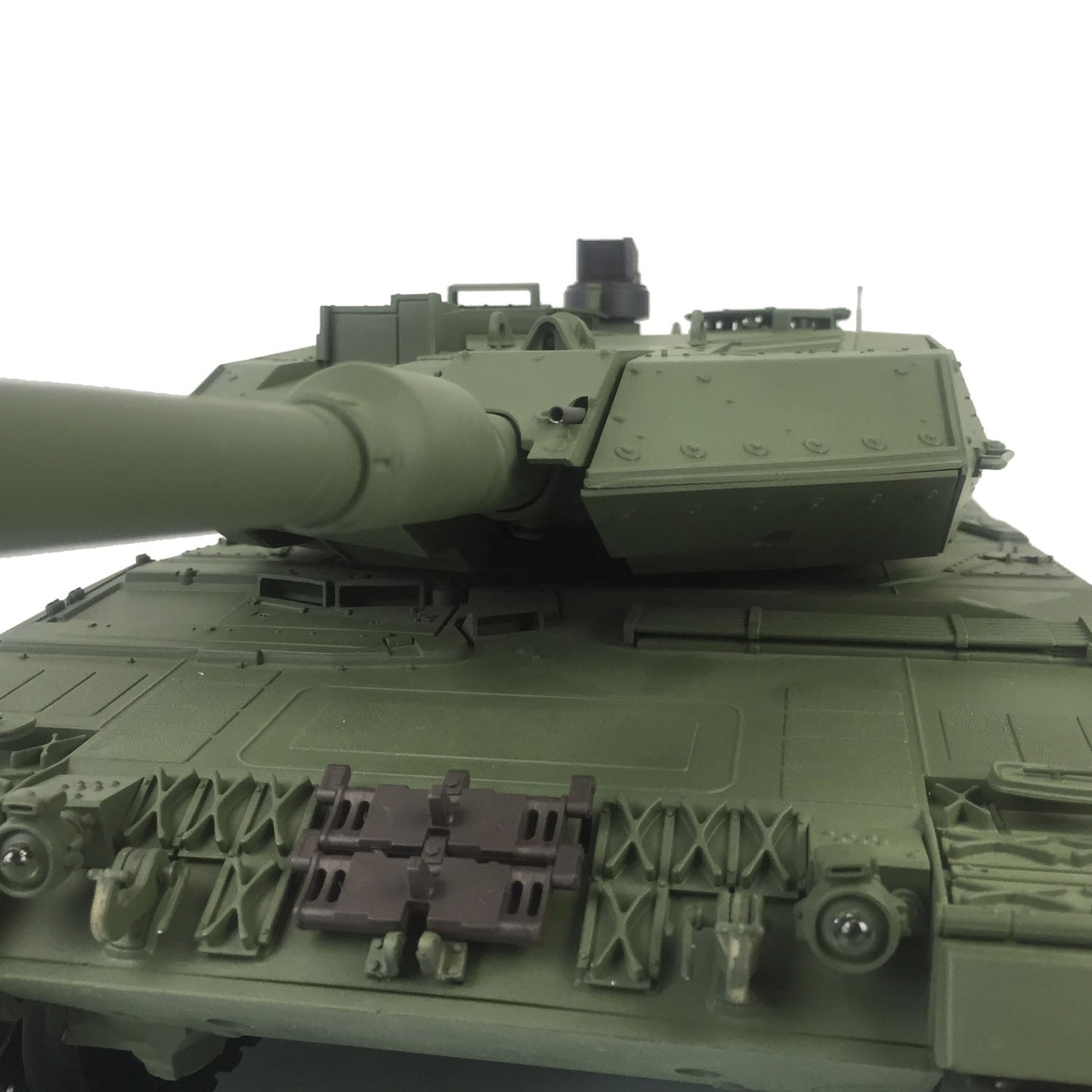 Henglong 1/16 TK7.0 German Leopard2A6 RTR RC Tank Model 3889 IR BB Smoke Barrel Recoil 360 Degrees Turret Metal Tracks Sprockets Idlers Road Wheels Gearbox