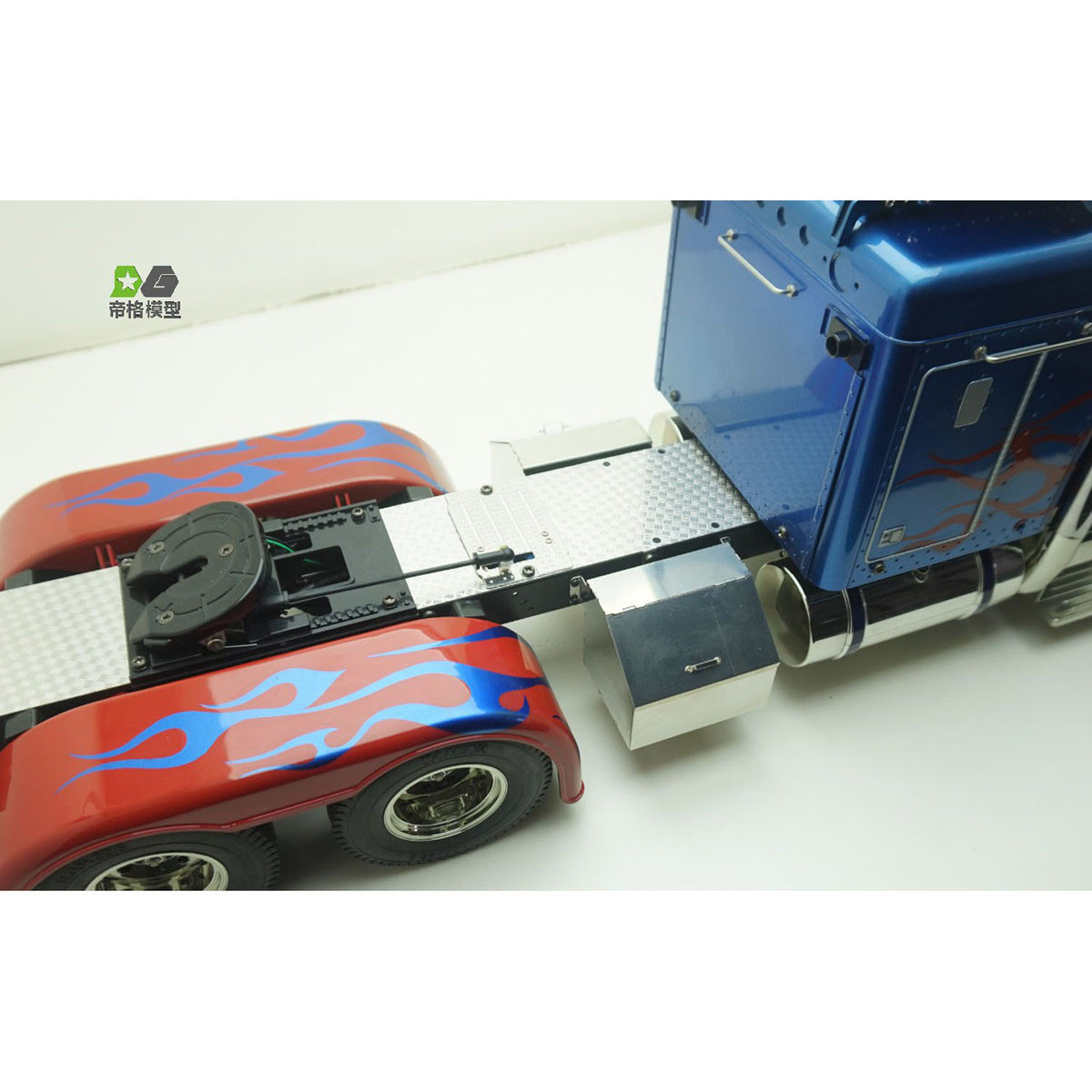 Metall-Anti-Rutsch-Platte Werkzeugkasten für 1/14 RC Sattelzugmaschine Ferngesteuertes Elektroauto Grand Hauler 56344 Hobbymodell