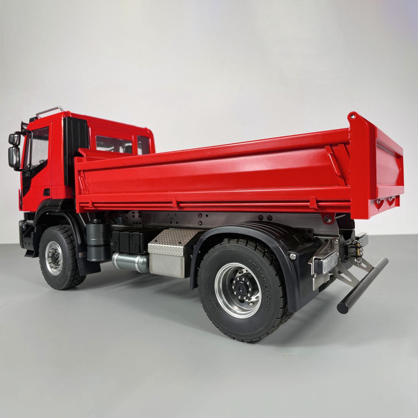 MD 1/14 4x2 RC Hydraulic Tipper Truck 2-Speed Gearbox FlySky ST8 Remote Control Motor Differential Lock Model for Sales