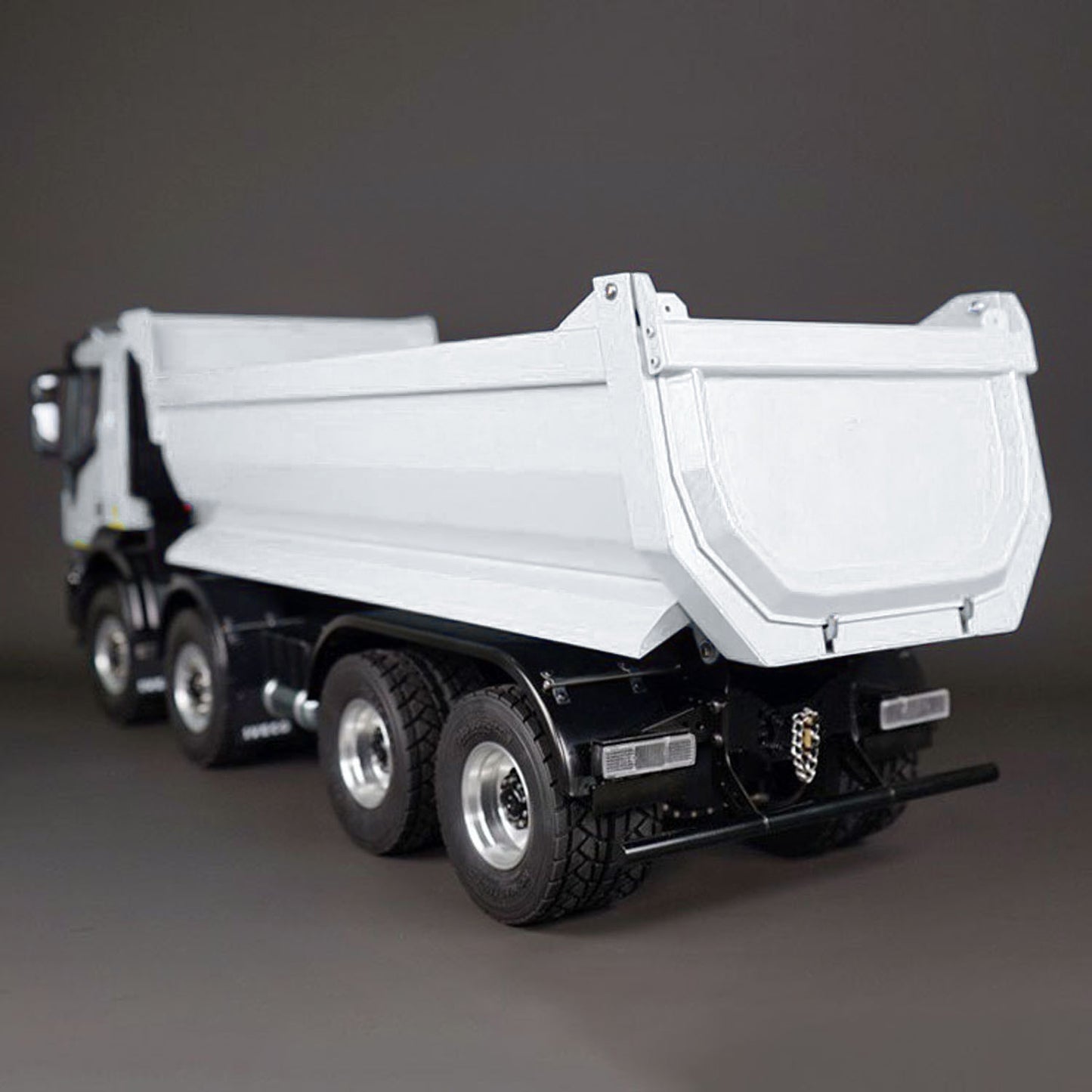 MD 1/14 8x4 RC Hydraulic Dump Truck CNC 2-Speed Transmission Differential Lock Axles Sound Light System FlySky ST8 Radio Controller