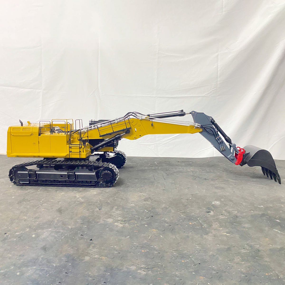 1/14 RC Hydraulischer Abbruchbagger 374 UHD 4-armig PL18EV Funkgesteuerter Bagger 2-teiliger Abbruchausleger und Verlängerungsarme
