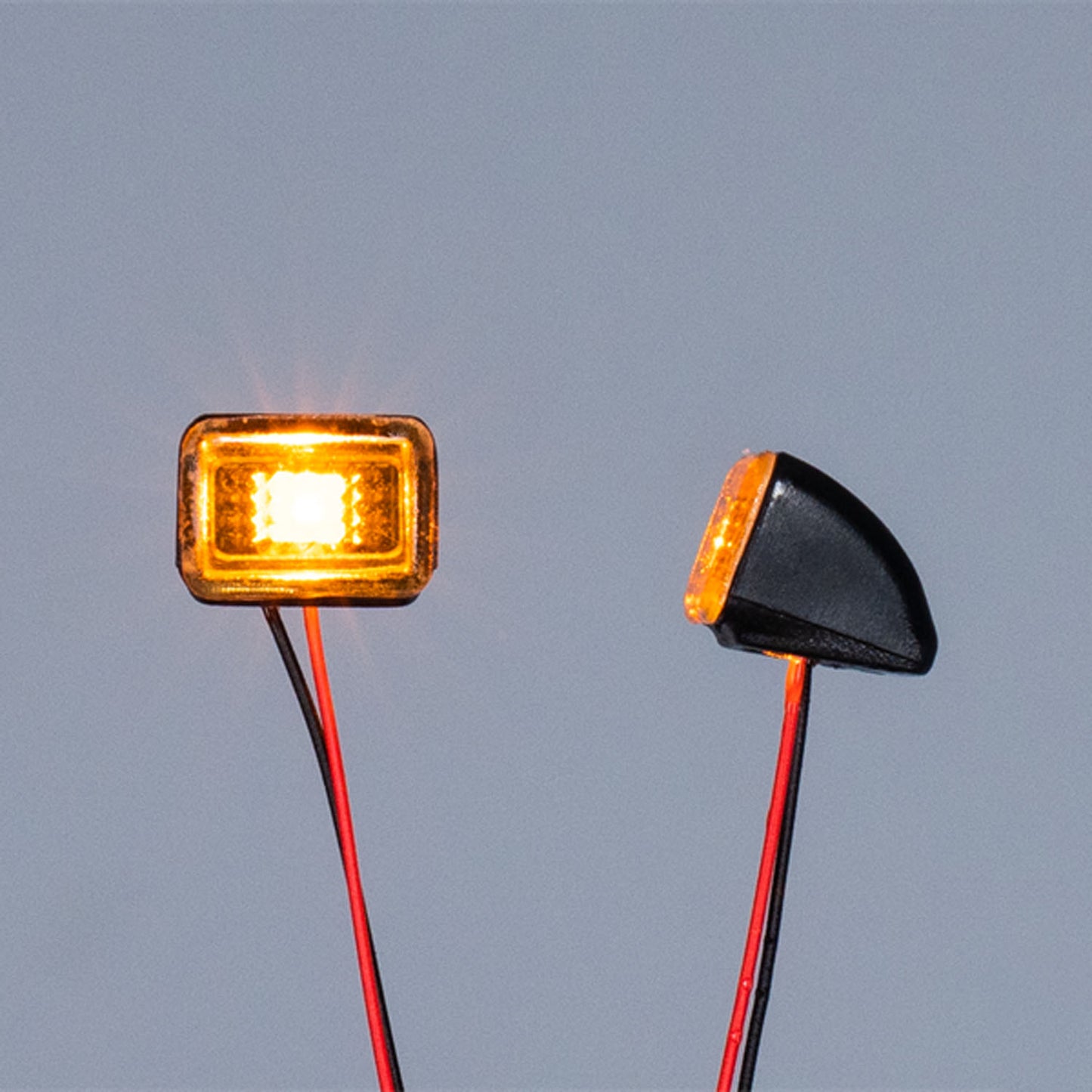 Plastic Roof Side Marker Warning Lamp Clearance Lamp for 1/14 DIY Radio Control Tractor Truck VO FH16 RC Lorry Dumper Model Car