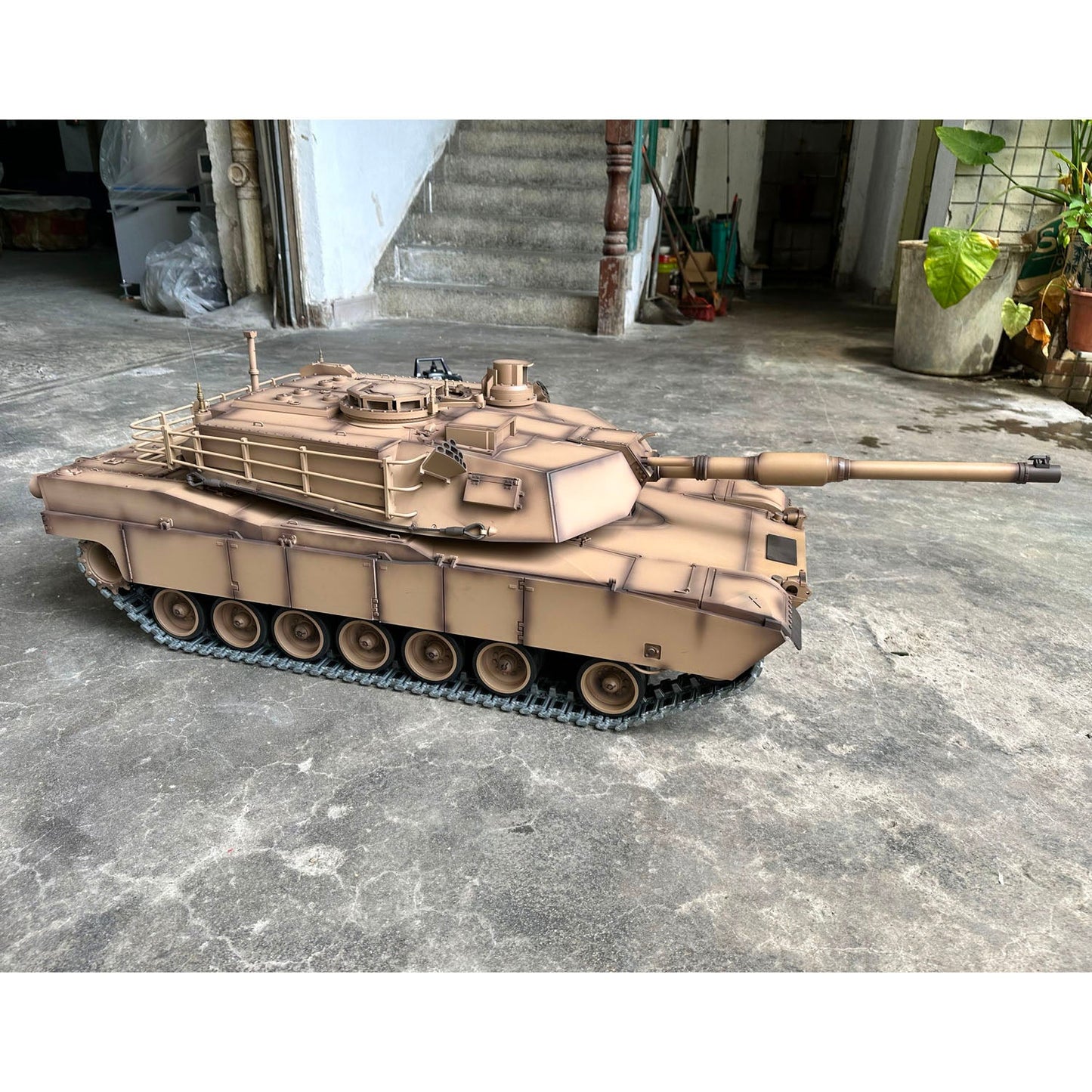 Henglong 2.4G 1/8 Full Metal USA Abrams M1A2 RTR RC Tank 3918 Model BB IR Smoke 360 Degrees Turret Barrel Recoil Sound Light