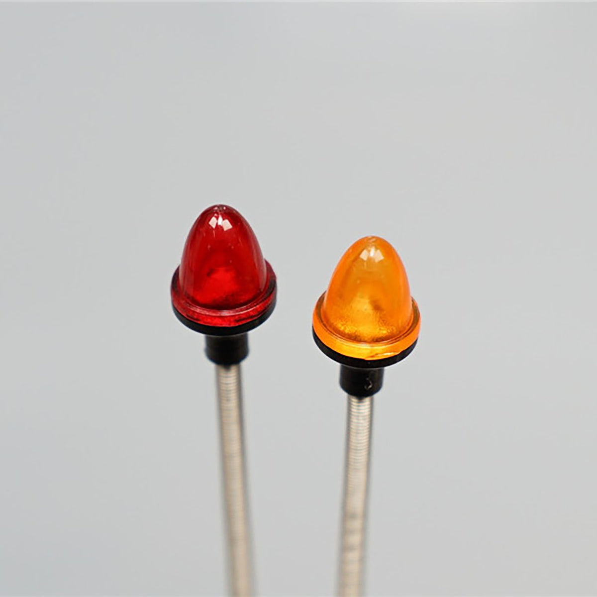 1 Paar LED-Kunststoff-Markierungsleuchte, Seitenwarnleuchte, 2,2 V – 3 V, für DIY Tamiya 1/14 RC Traktor-LKW-Modell, Bulldozer, Kipper, Autoteile