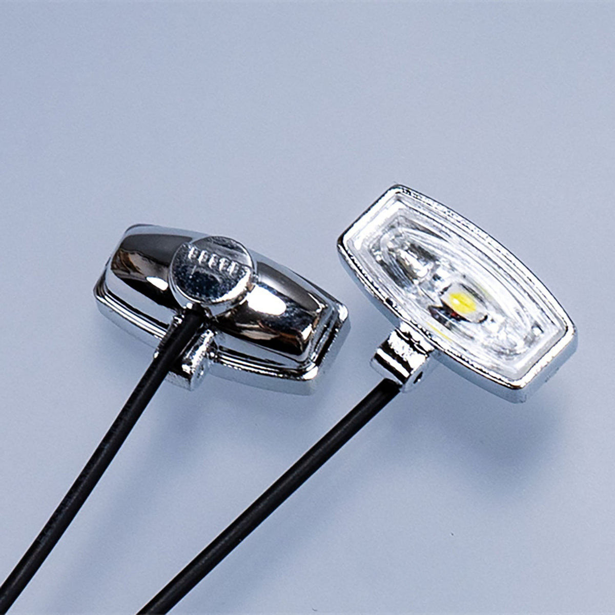 1 Paar Kunststoff-LED-Scheinwerfer 2,2 V-3 V Stirnlampe für DIY TAMIYA 1/14 RC Traktor-LKW-Modell Crawler Offroad-Auto-Dumper Teile Spielzeug