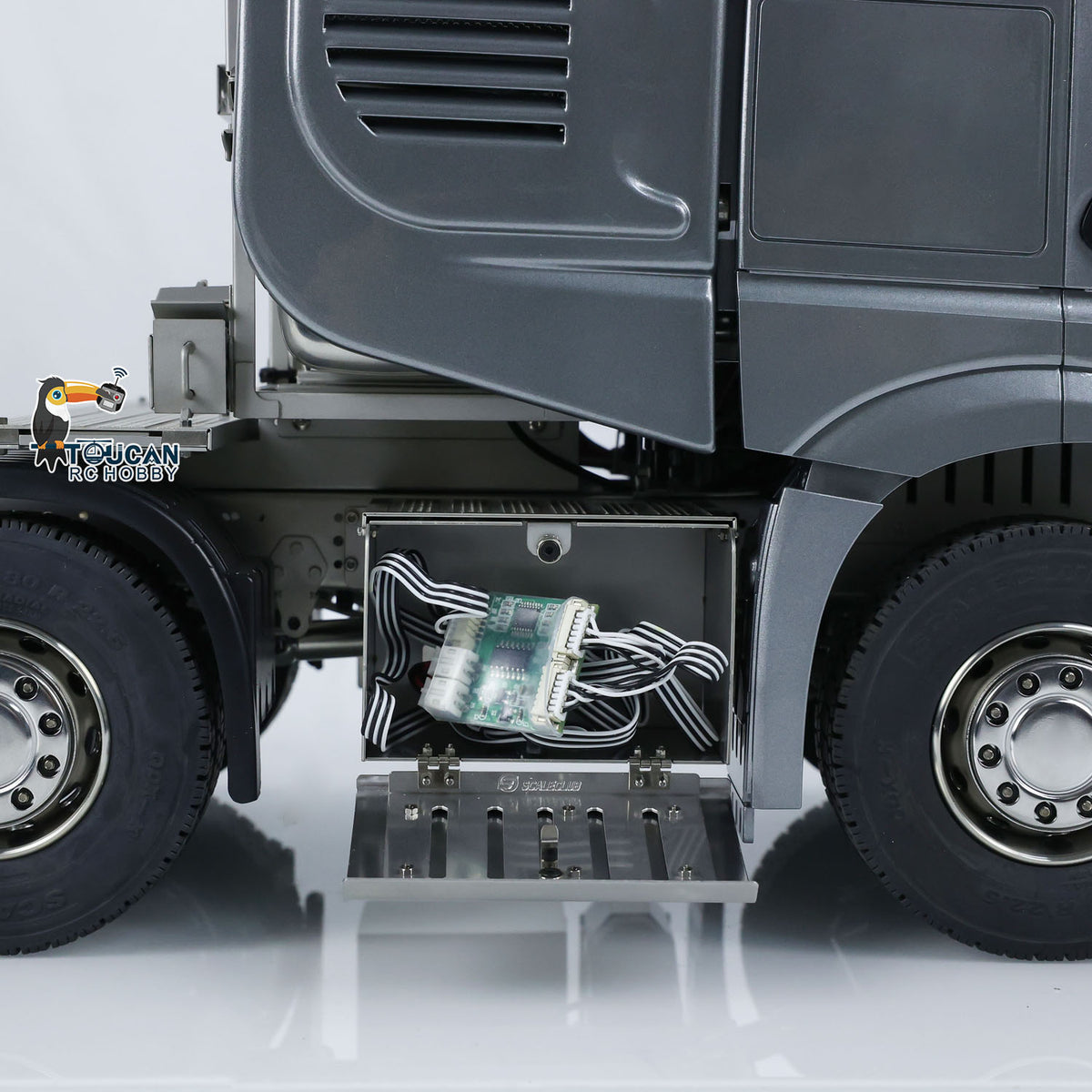 1/14 Ferngesteuerter Sattelschlepper 3363 LKW 10x10 Metallchassis Betriebsbereiter LKW Emuliertes Modell Lichter Geräusche 3-Gang-Getriebe