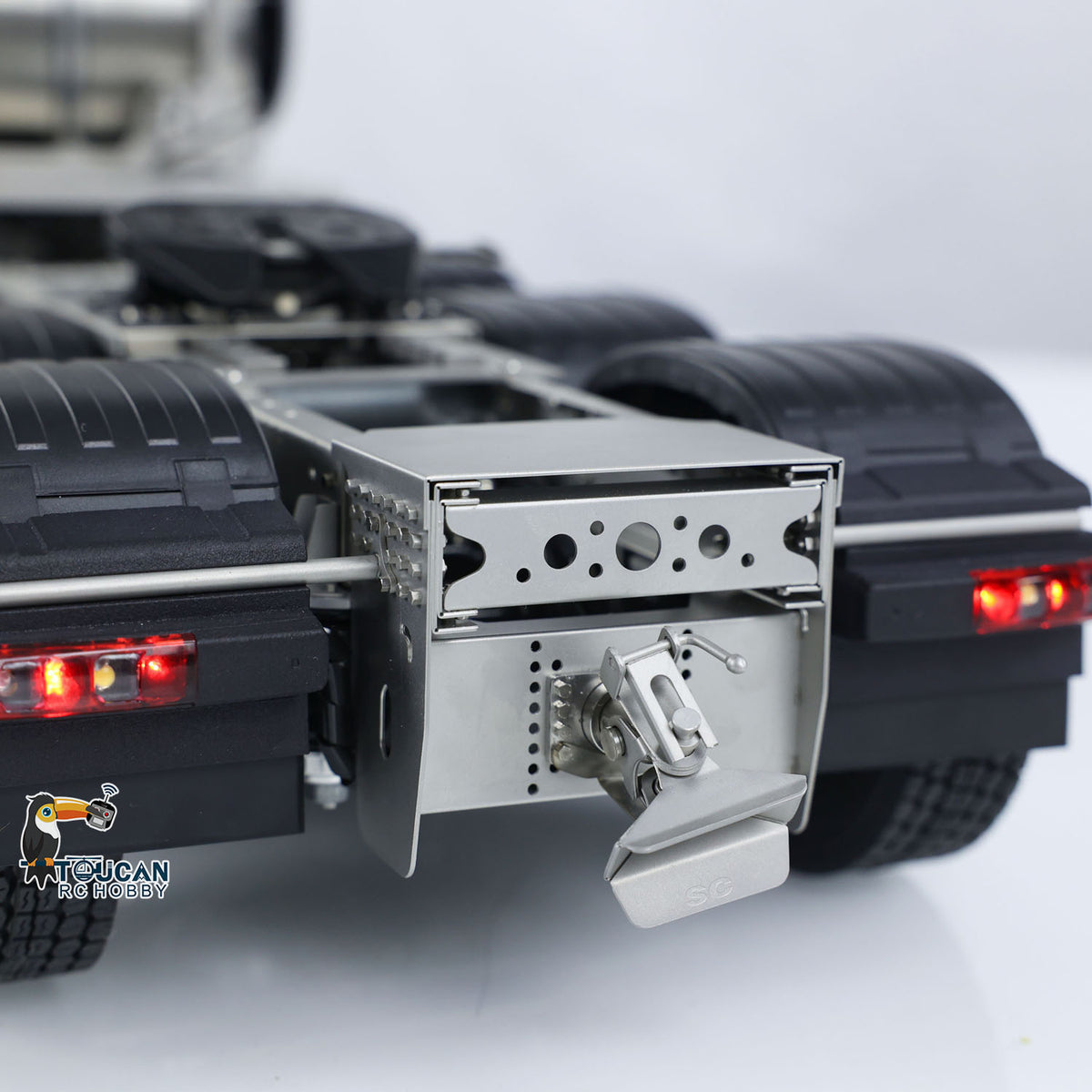 1/14 Ferngesteuerter Sattelschlepper 3363 LKW 10x10 Metallchassis Betriebsbereiter LKW Emuliertes Modell Lichter Geräusche 3-Gang-Getriebe
