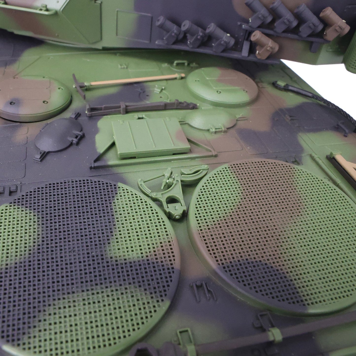 Henglong 1/16 TK7.0 German Leopard2A6 RTR RC Tank Model 3889 IR BB Smoke Barrel Recoil 360 Degrees Turret Metal Tracks Sprockets Idlers Road Wheels Gearbox