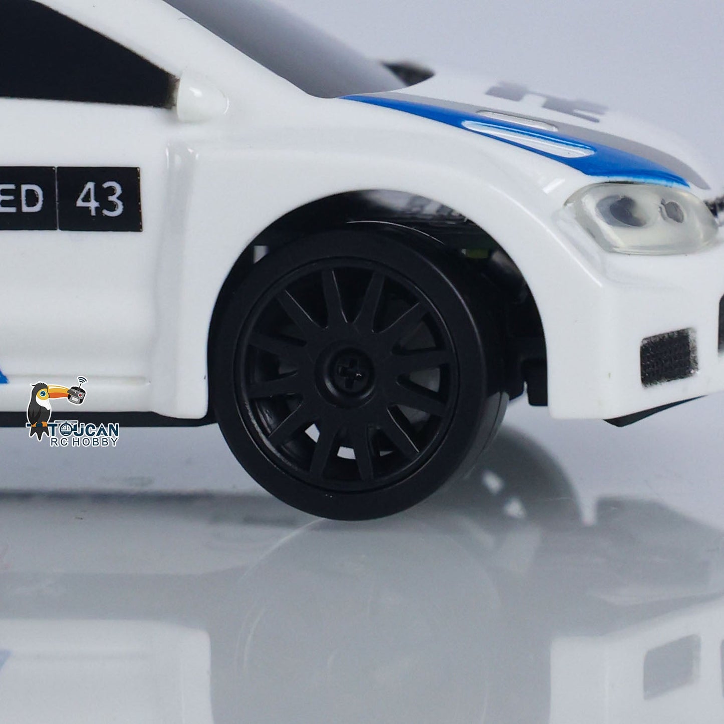Hochgeschwindigkeits-2,4-G-Mini-RC-Driftauto 1/43 Rennfahrzeuge Gyroskop 4WD Ready to Go Mini-Auto-Spielzeug Radio Batterie Lichter Modell