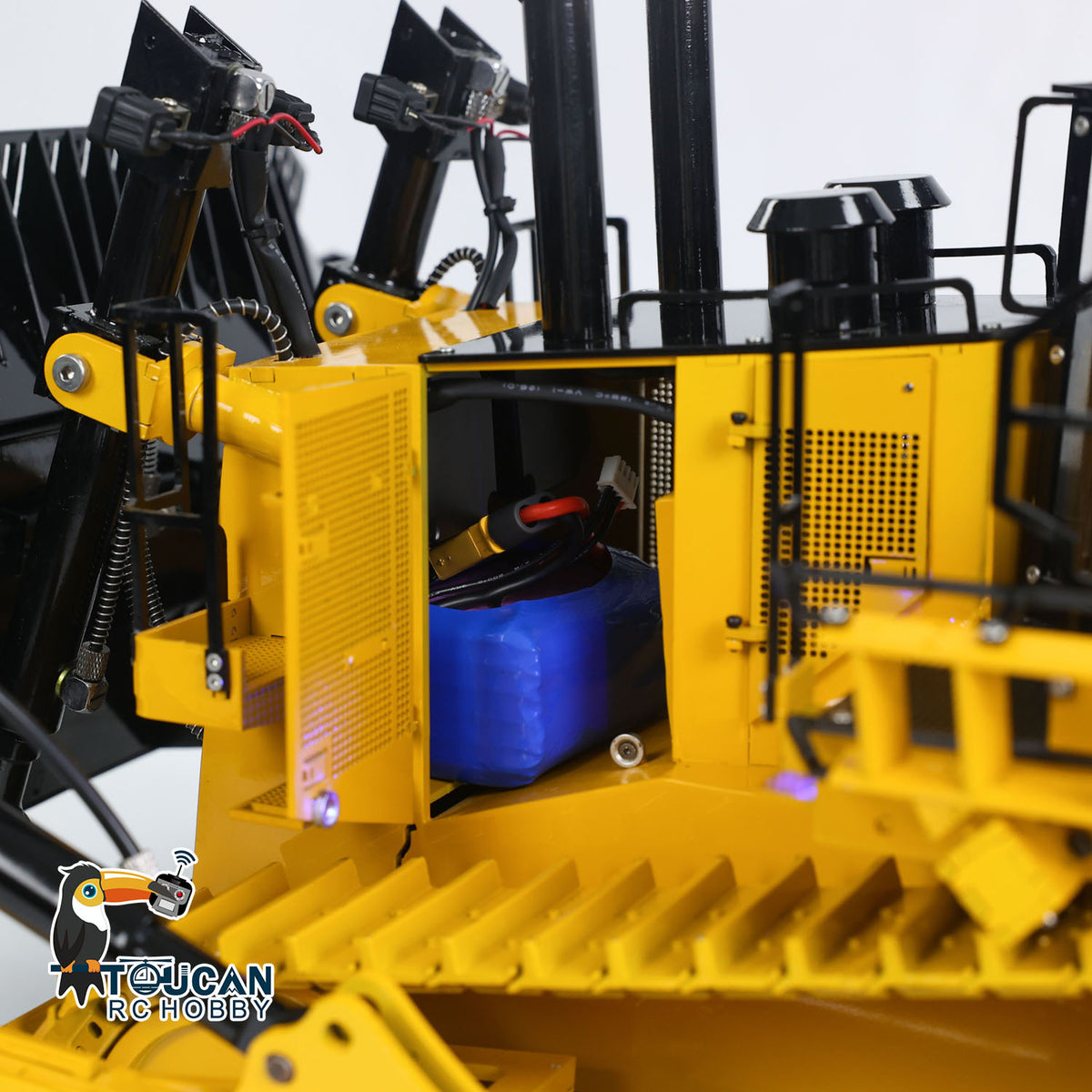 BSM-1-14-BA 1/14 Metal RC Hydraulic Bulldozer Model with Triple Plows, Electric Stairs, Sound & Light