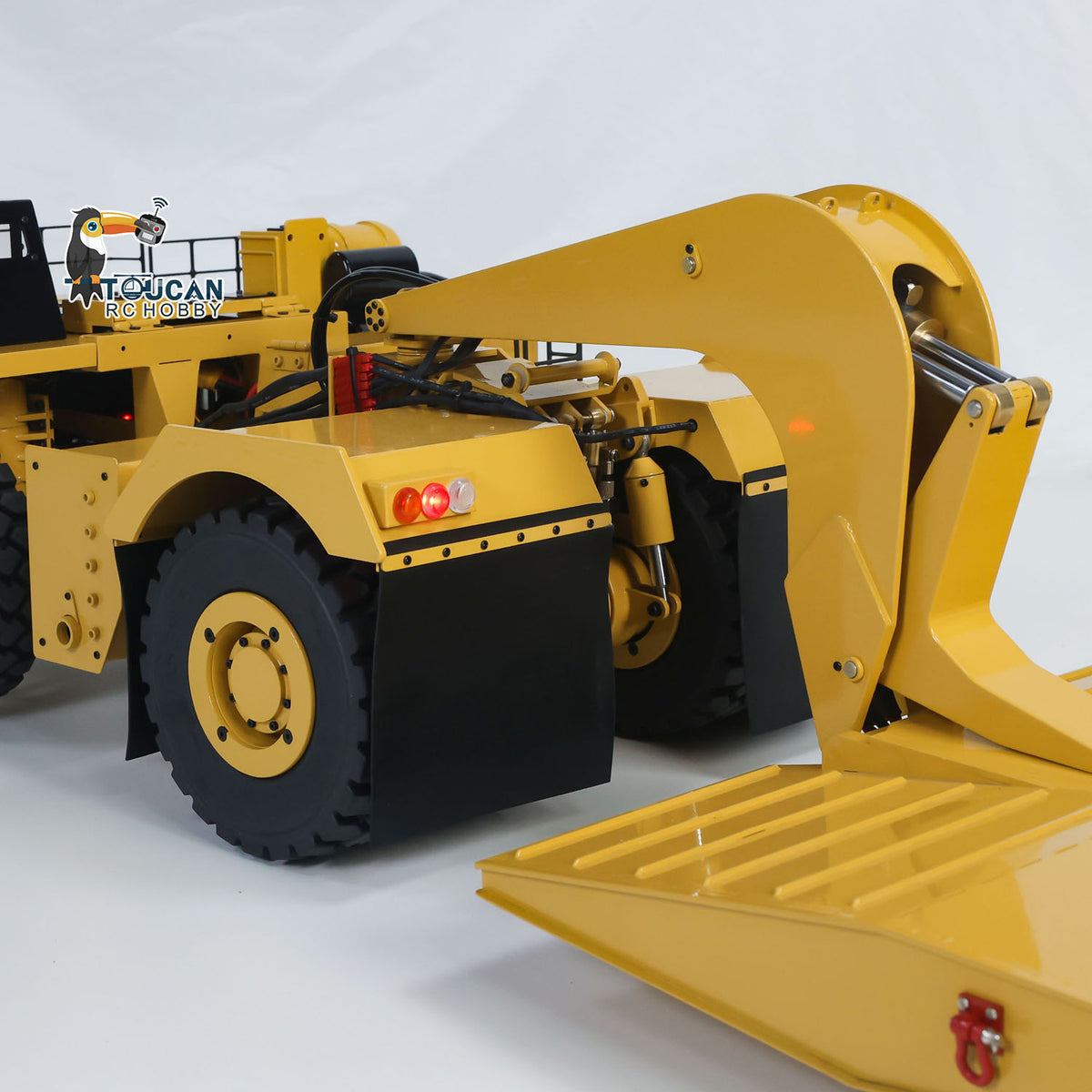 Pre-order 1.8Meters Long! Metal 1/20 RC Heavy Duty Hydraulic Mining Trailer C739D PRO Gooseneck Car Remote Control Construction Vehicle