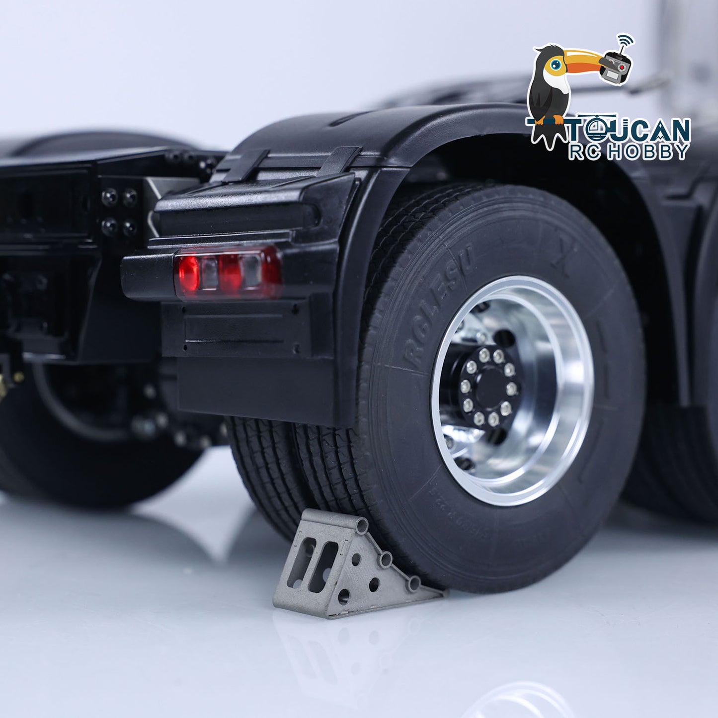 TOUCAN Lackiertes 8x8 Schwermetall-Chassis RC-Sattelzugmaschine 1/14 Funkgesteuerte Autos Raucheinheit Sound für Tamiya 1851 3363