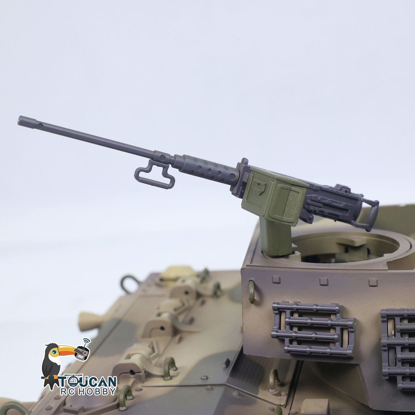 CoolBank 1/16 Radio Control Tank M8 HMC Scott Light Self-Propelled Howitzer RC Model 360degree Turret Rotary Smoke Sounds Lights RTR