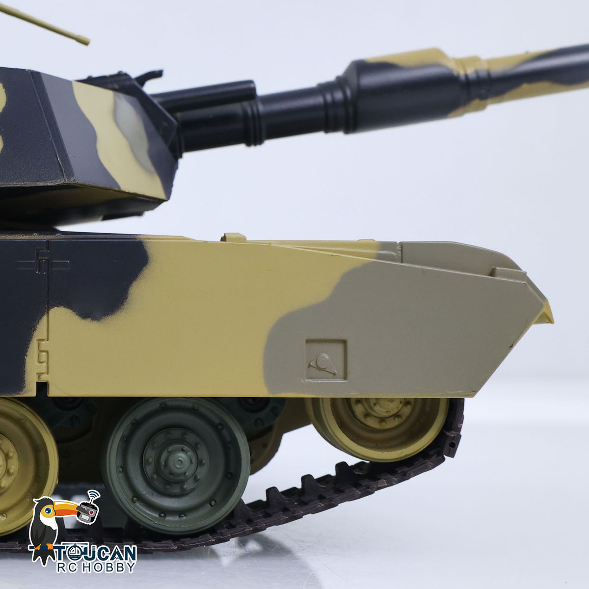TOUCAN RC HOBBY Henglong 1/24 Plastic 3816 AbramsM1A2 RC Tank Model with Infrared Combat Turret Elevation and Depression Sound Light Smoke Unit Battery