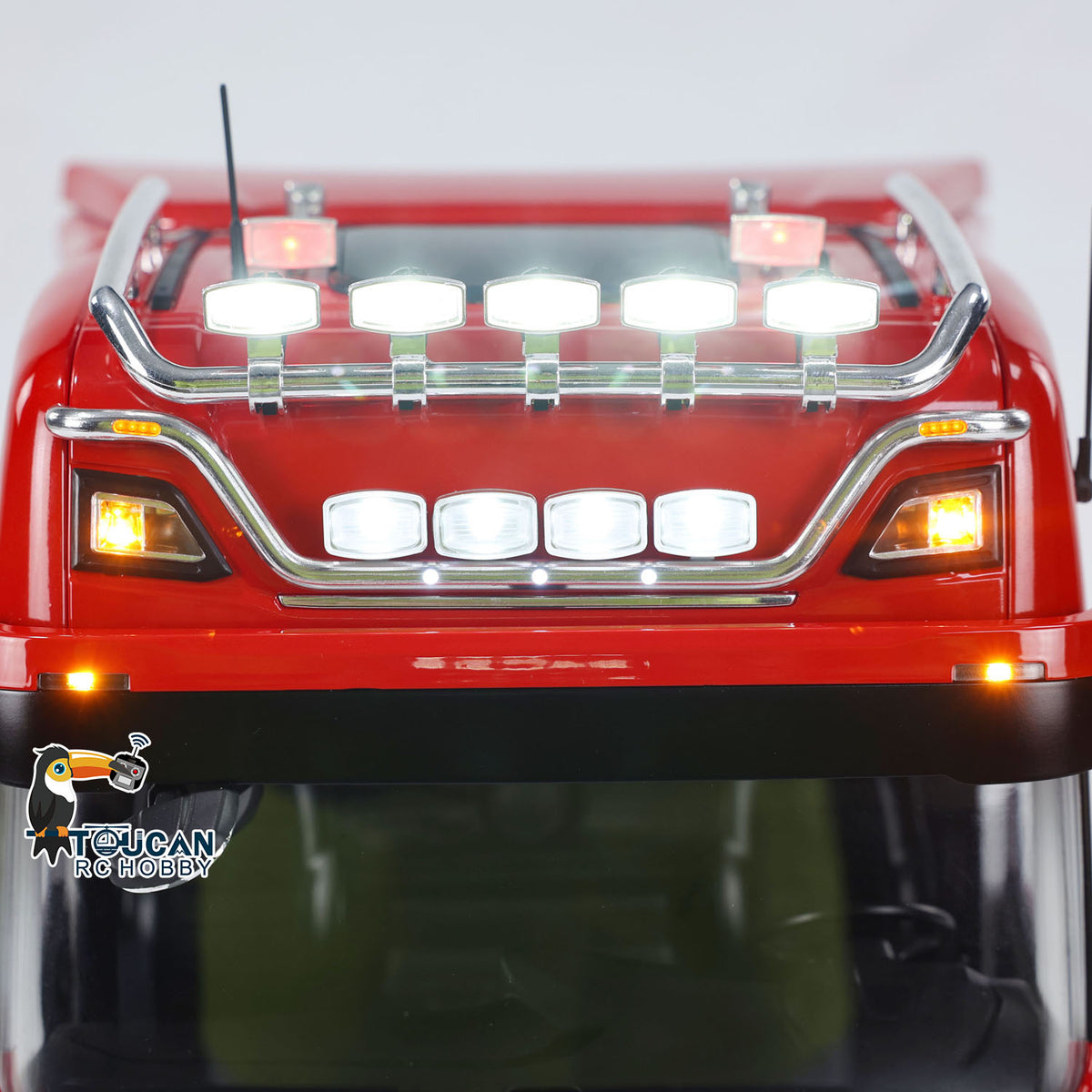 1/14 Finish RC Sattelzugmaschine 770S 6x6 Metallchassis Licht Sound Rauch 3-Gang Lackiertes Fahrzeug