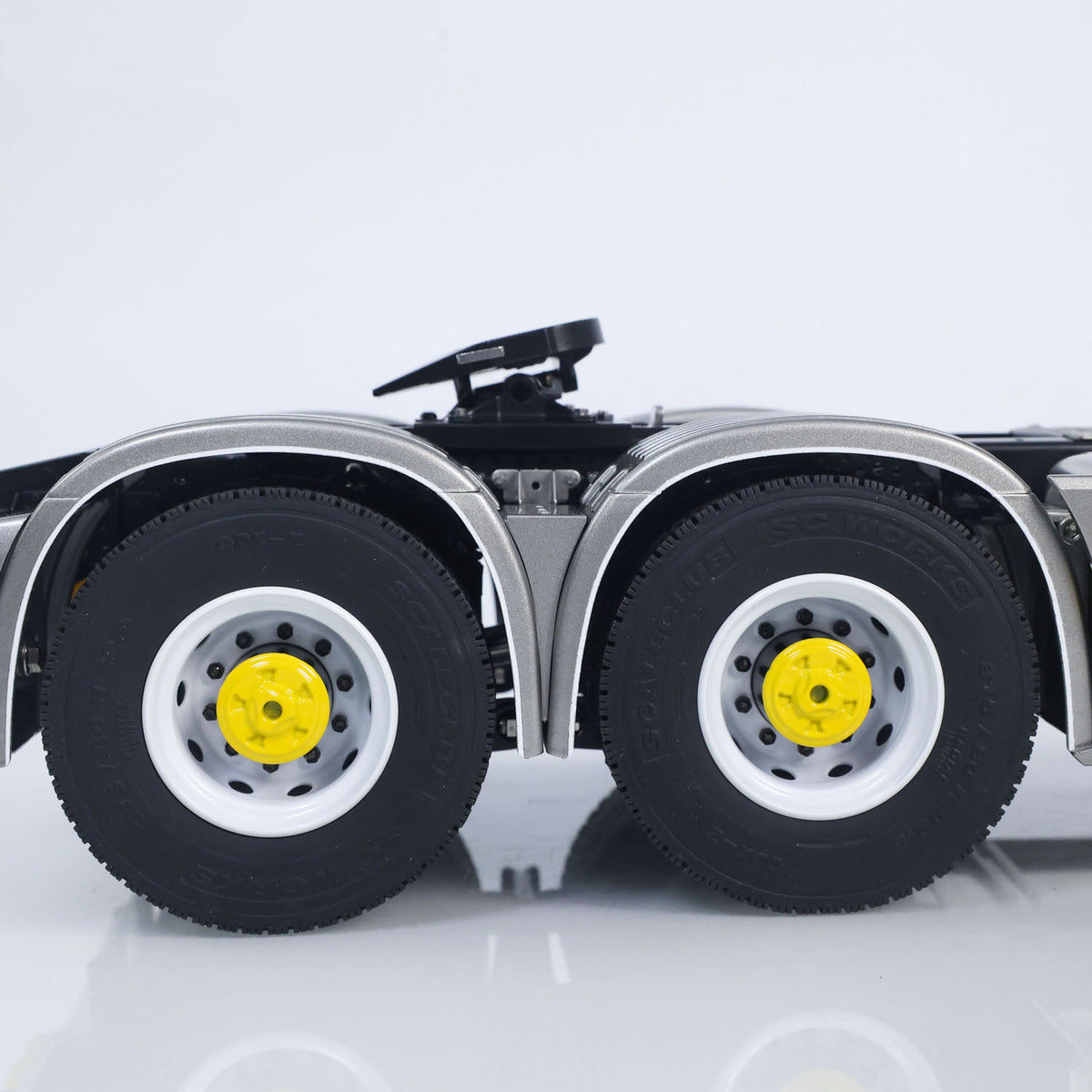 In Stock TOUCAN 1/14 RC Tractor Truck 770S RTR 3Speed Lorry 6X6 Metal Chassis Axle Locks Smoke Sound Light Chassis Suspension ST8 Battery