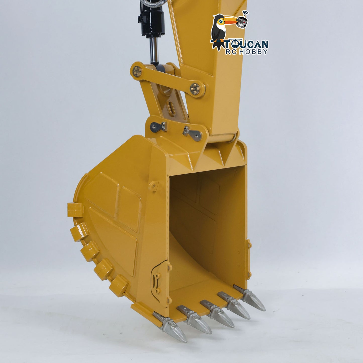 Vorbestellung 1/14 C6015B Gelbmetall-Hydraulik-RC-Bagger 6015B Lichtsystem Flüssigkristallanzeige ESC-Motor Servo Flysky FS-i6S Radio 