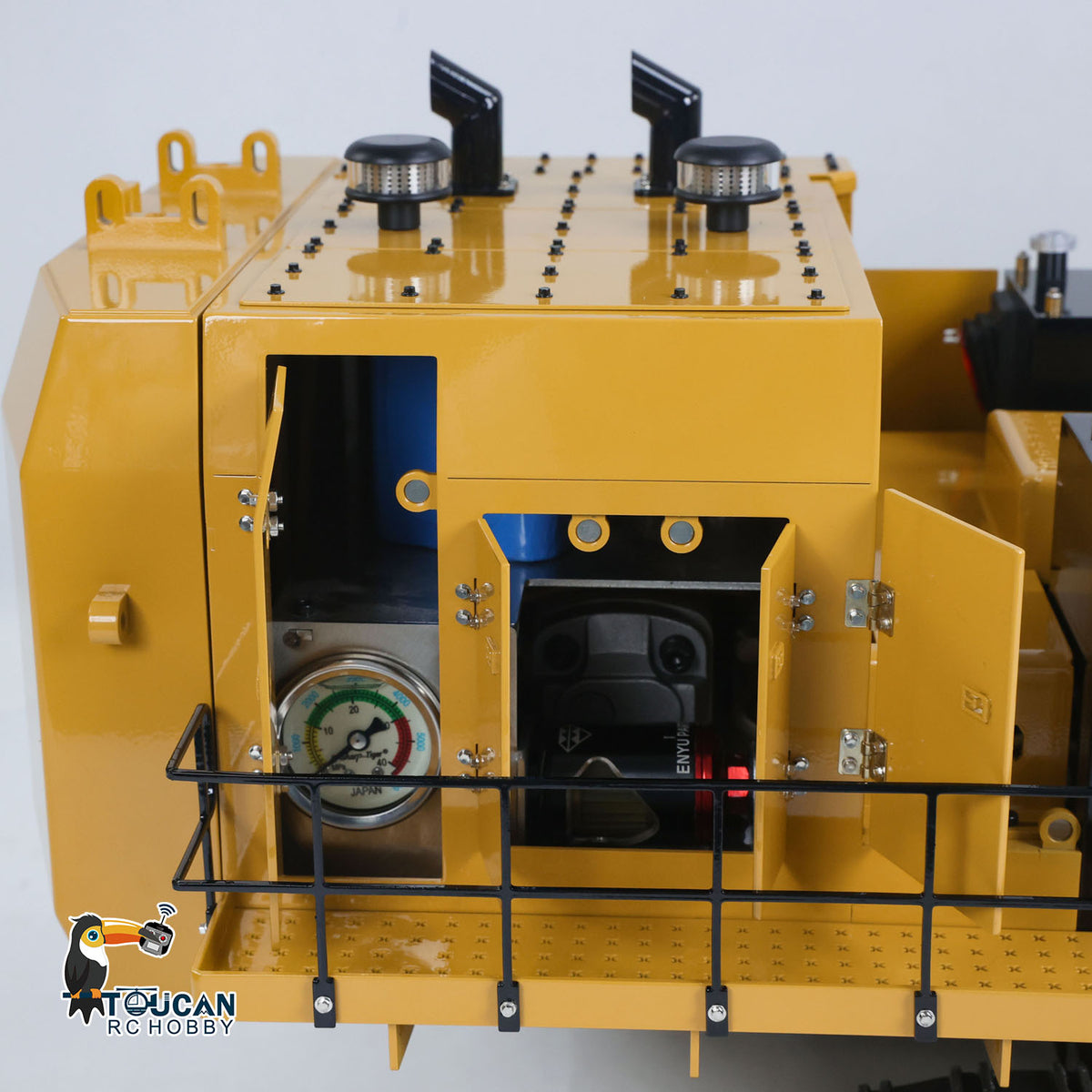 Vorbestellung 1/14 C6015B Gelbmetall-Hydraulik-RC-Bagger 6015B Lichtsystem Flüssigkristallanzeige ESC-Motor Servo Flysky FS-i6S Radio 