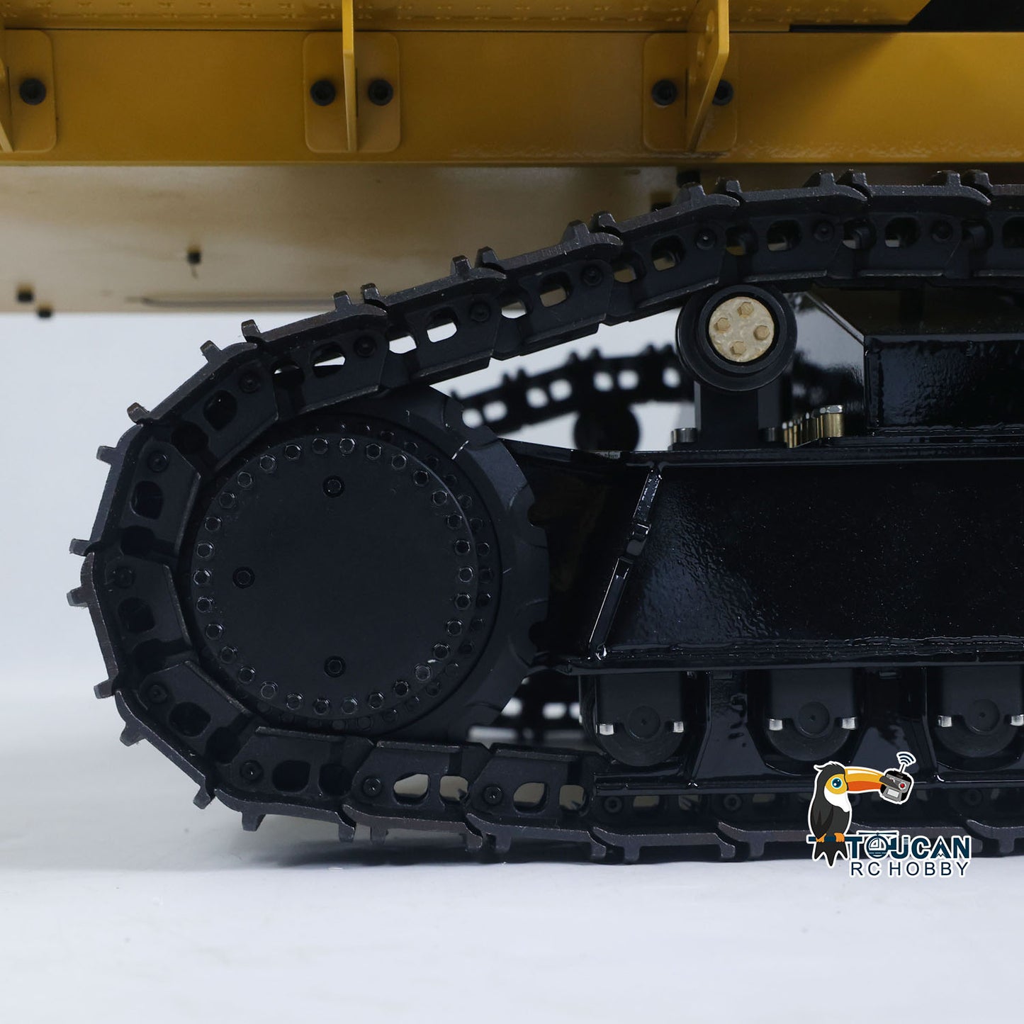 Vorbestellung 1/14 C6015B Gelbmetall-Hydraulik-RC-Bagger 6015B Lichtsystem Flüssigkristallanzeige ESC-Motor Servo Flysky FS-i6S Radio 