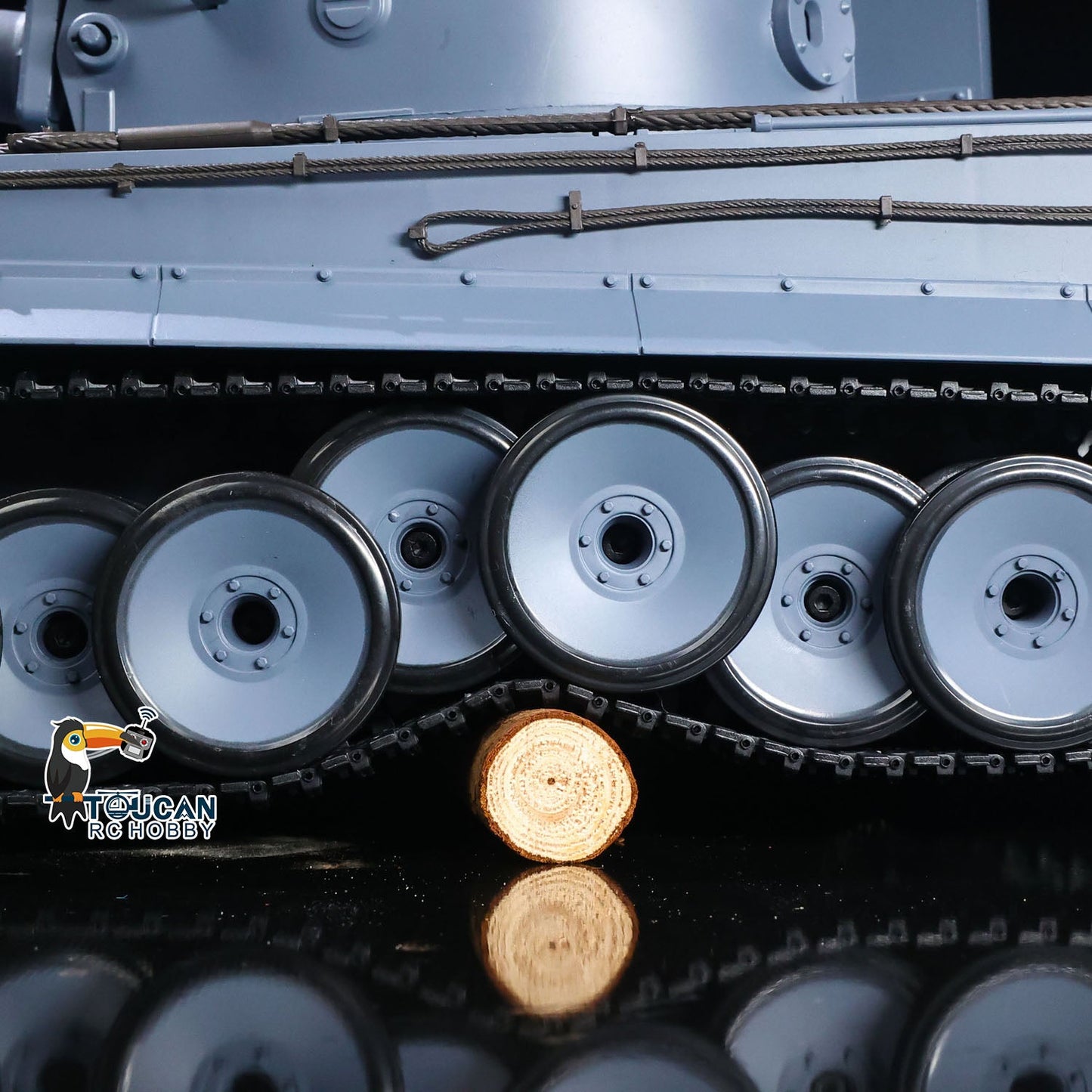 Henglong 1/16 TK7.0 Plastic German Tiger I RTR RC Tank 3818 with Steel Gearbox Metal Barrel Recoil 360 Degrees Turret BB Unit Infrared Combat