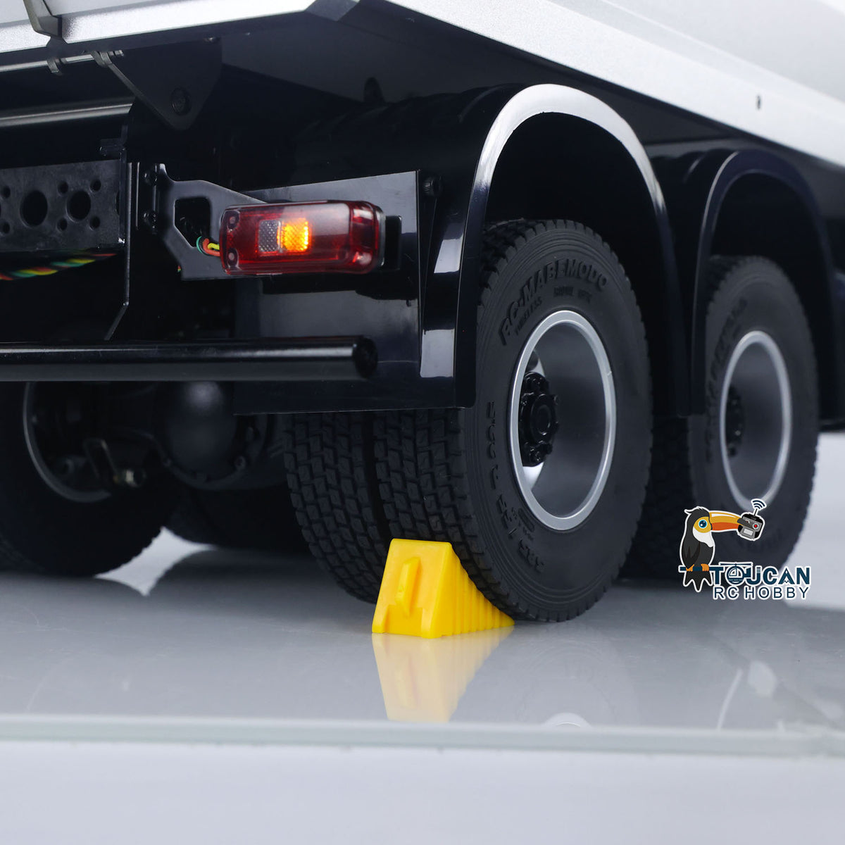In Stock TOUCAN RC HOBBY DoubleE E015 001 1/14 RC Dump Truck 6X4 Electric Lifting Remote Control Tipper VO Metal Drive Shafts Chassis Model Vehicle RTR