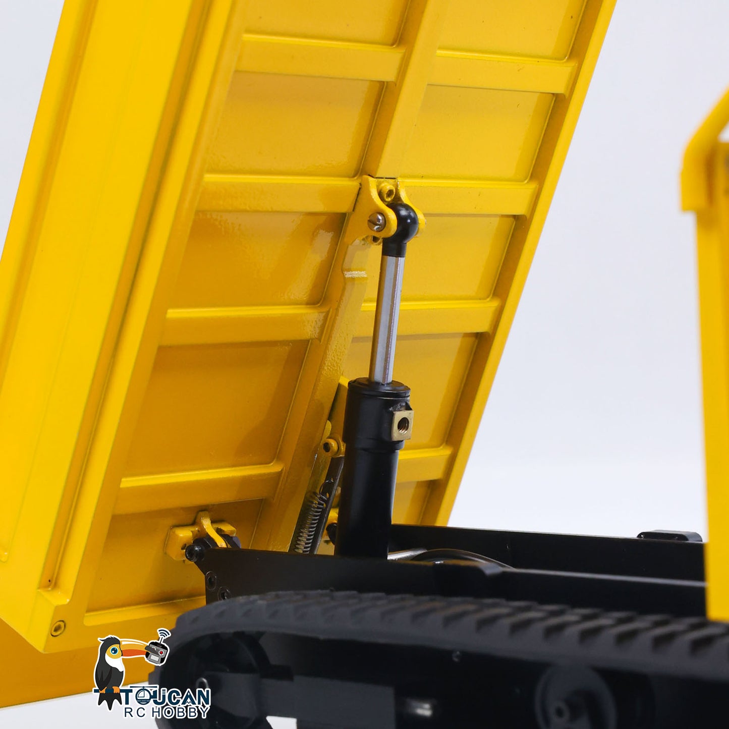 Toucanhobby C12R 1/14 Metal RC Hydraulic Tracked Dumper Truck Engineering Model FlySky I6S Remote Controller for Construction Hobbyists