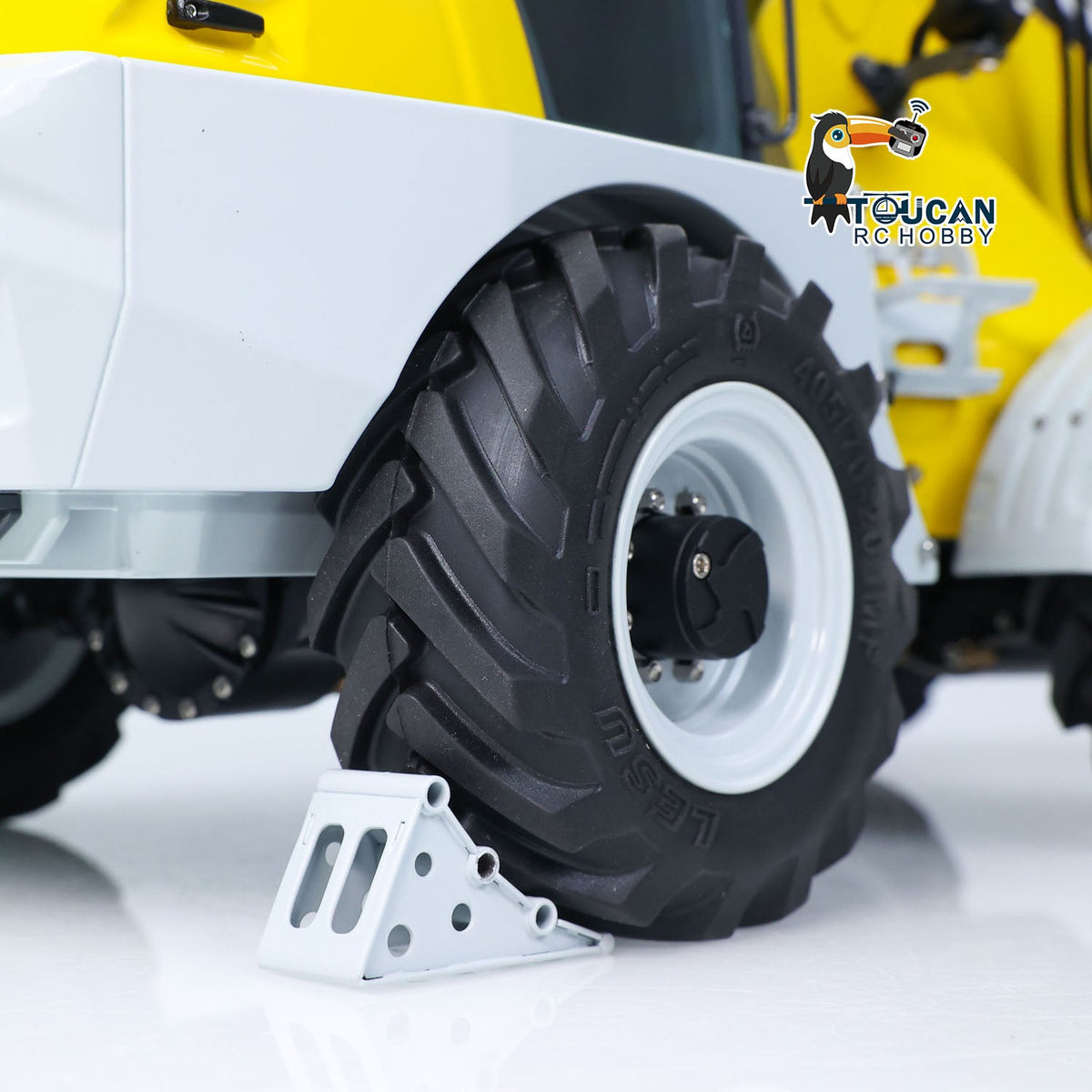 TOUCAN RC HOBBY LESU RTR 4X4 1:14 RC Hydraulic Telescopic Arm Loader AOUE AT1050 Metal Fork Lift Trucks Light Sound Flysky I6S Radio Battery