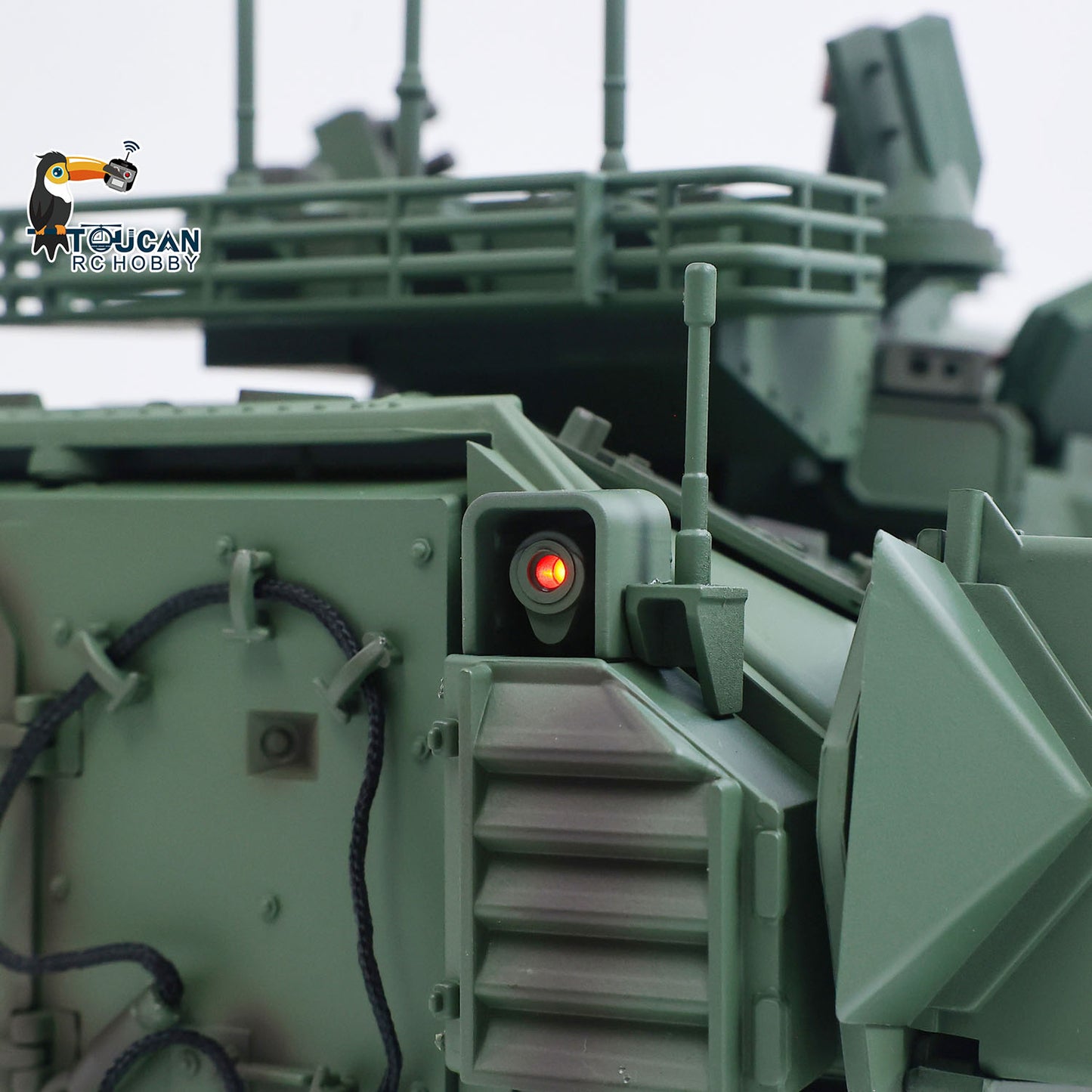 TD 1/16 Remote Control Military Tank M2128 Bradley Metal Tracks Wheels Infrared Combating System Barrel Recoil Elevation Smoke Unit