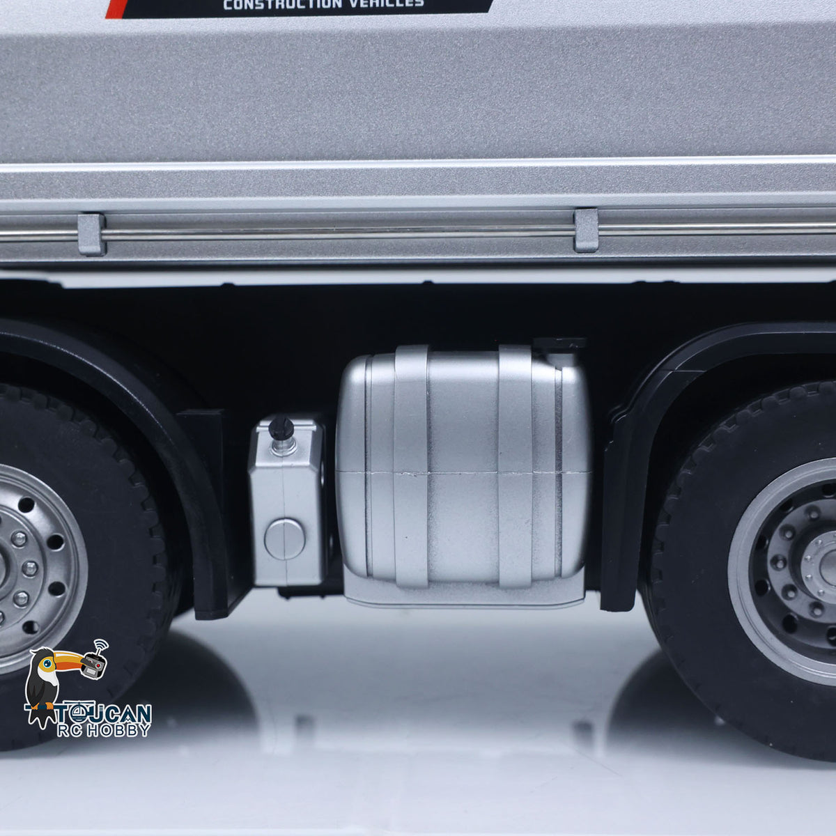 HUINA 1/14 Remote Control Dump Truck 12CH RC Tipper Finished Model Toy Gift RTR Light Sound Effects Radio USB Charging Cable