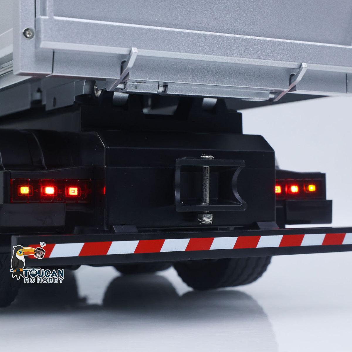 HUINA 1/14 Remote Control Dump Truck 12CH RC Tipper Finished Model Toy Gift RTR Light Sound Effects Radio USB Charging Cable