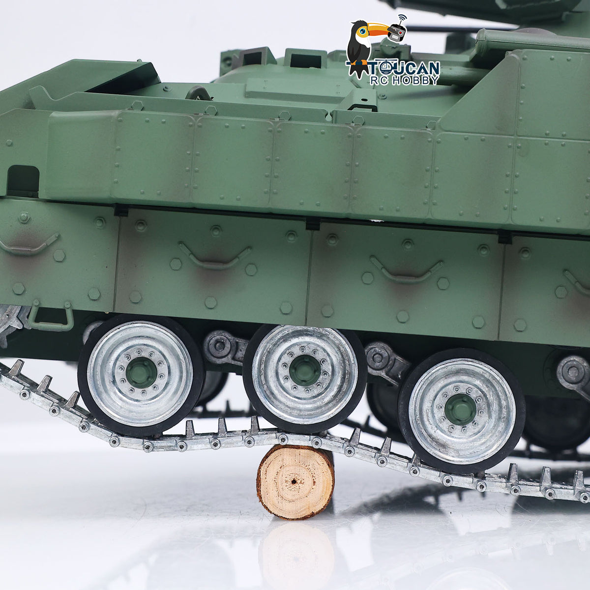 TD 1/16 Remote Control Military Tank M2128 Bradley Metal Tracks Wheels Infrared Combating System Barrel Recoil Elevation Smoke Unit
